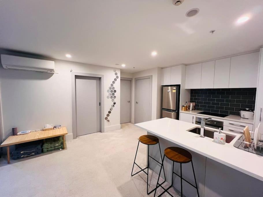 Stylish City Apt, Prime Location