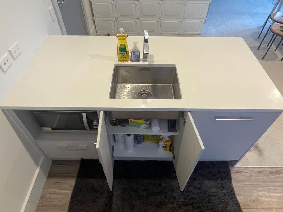 Stylish City Apt, Prime Location