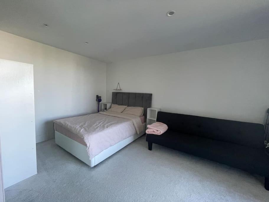 Stylish City Apt, Prime Location