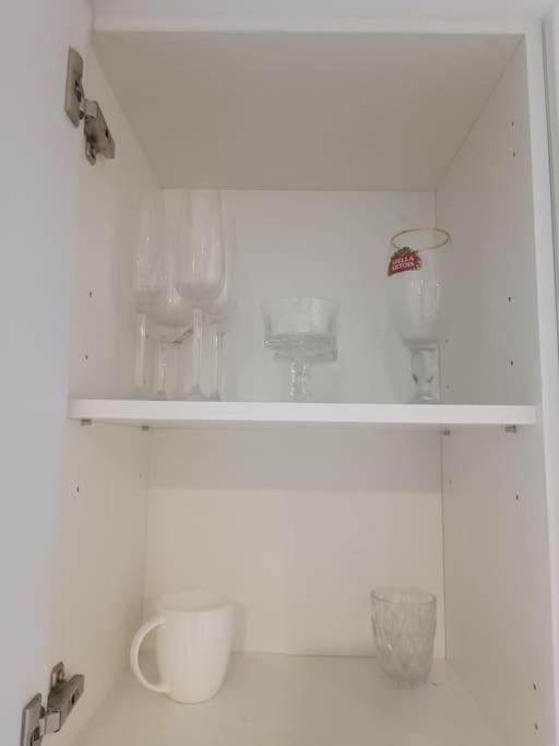 Stylish City Apt, Prime Location