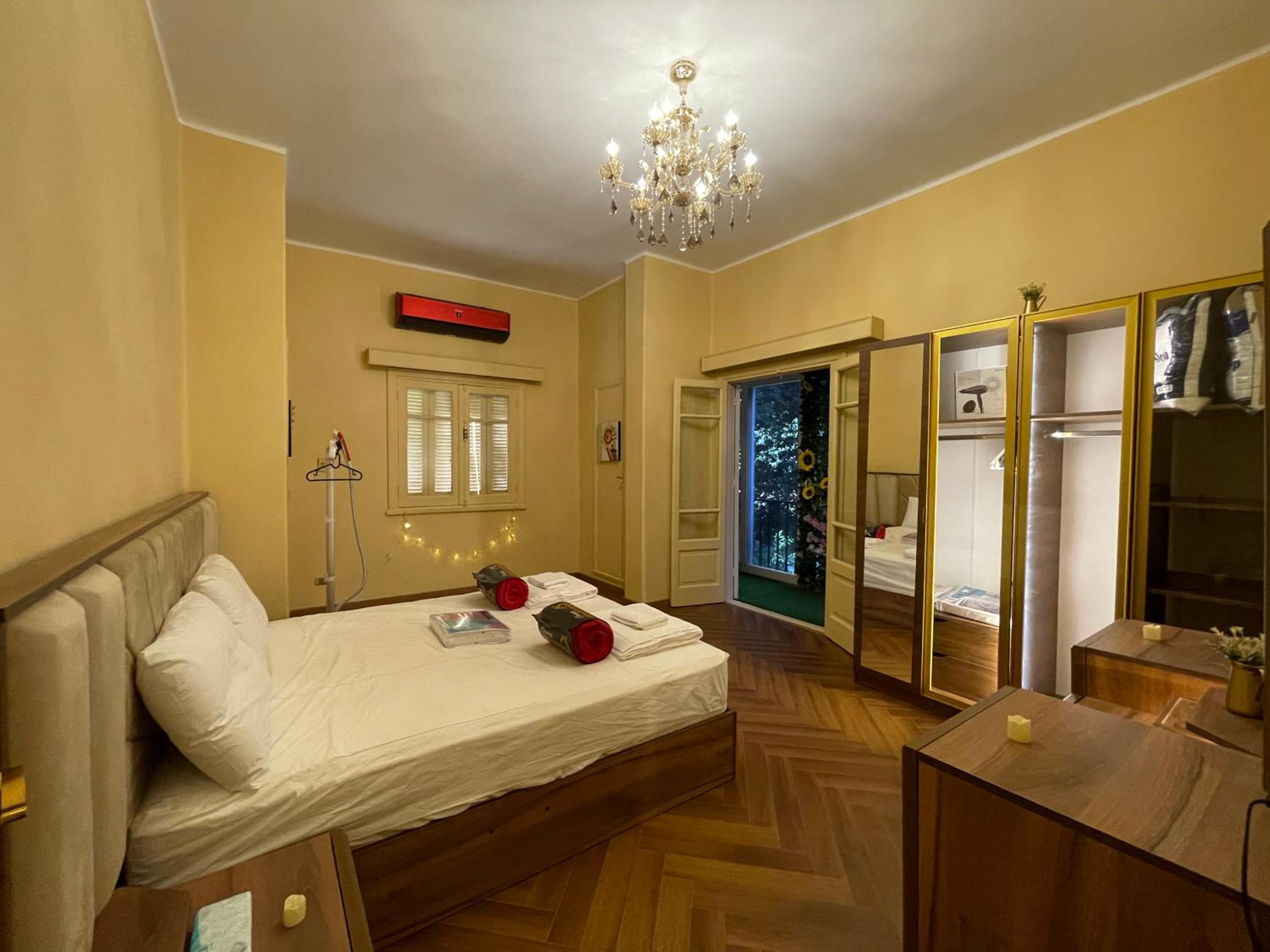 Luxury 5-Star Stay in Cairo Downtown Garden City - Steps from the Nile & All Top Attractions
