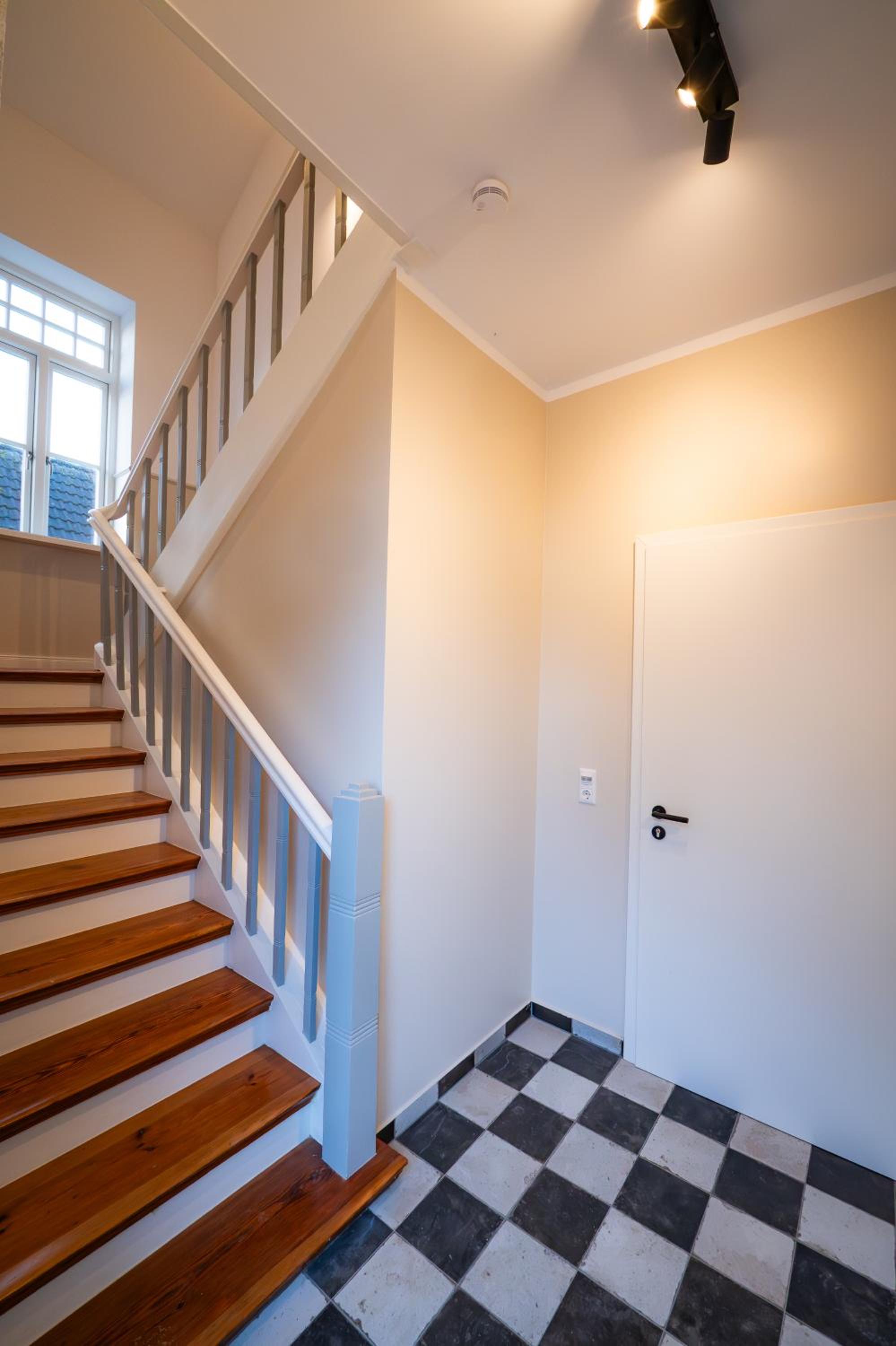 078 Großzügige moderne Wohnung