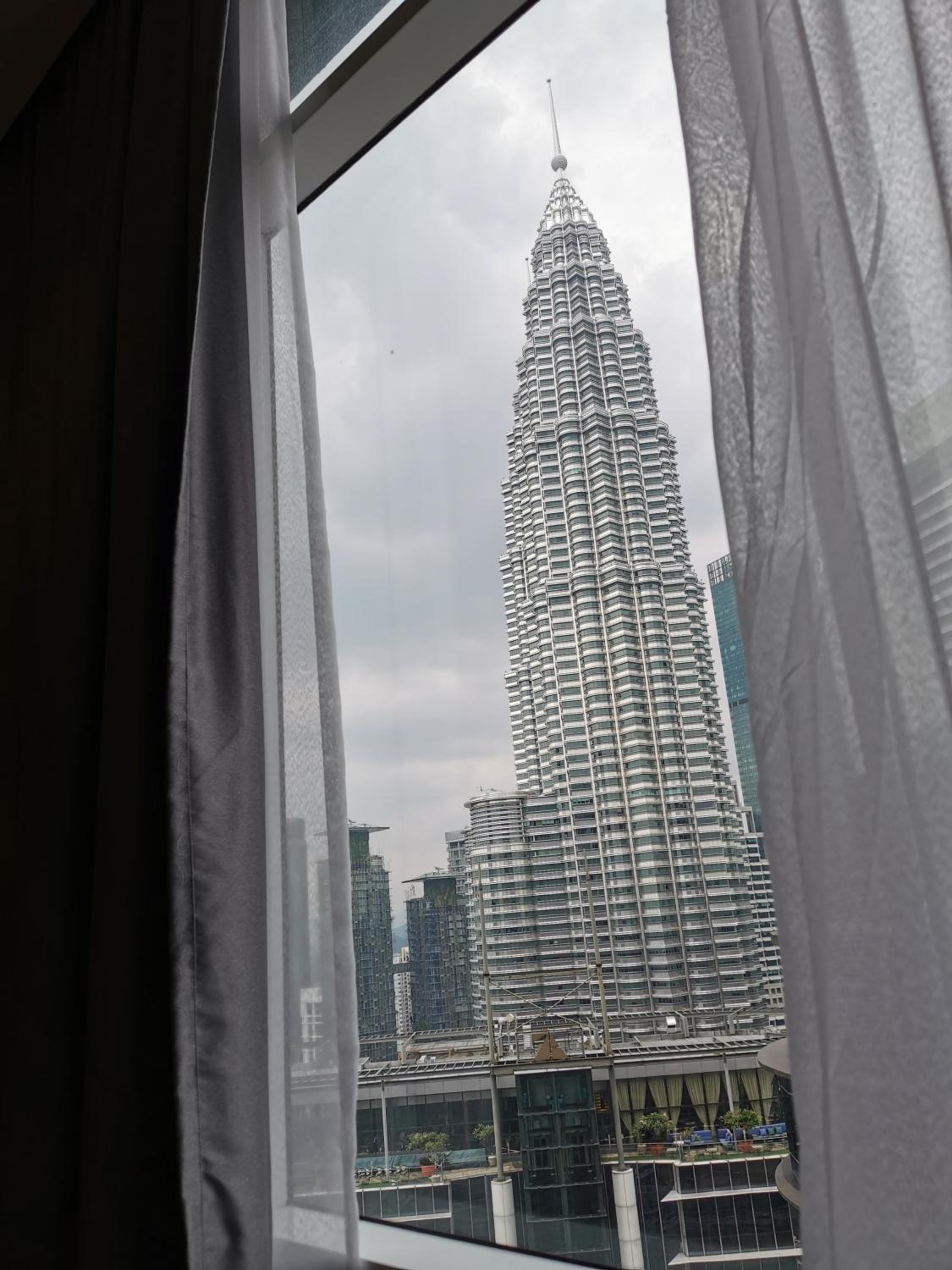 Sky Suites KLCC 3min walk to Twin Tower
