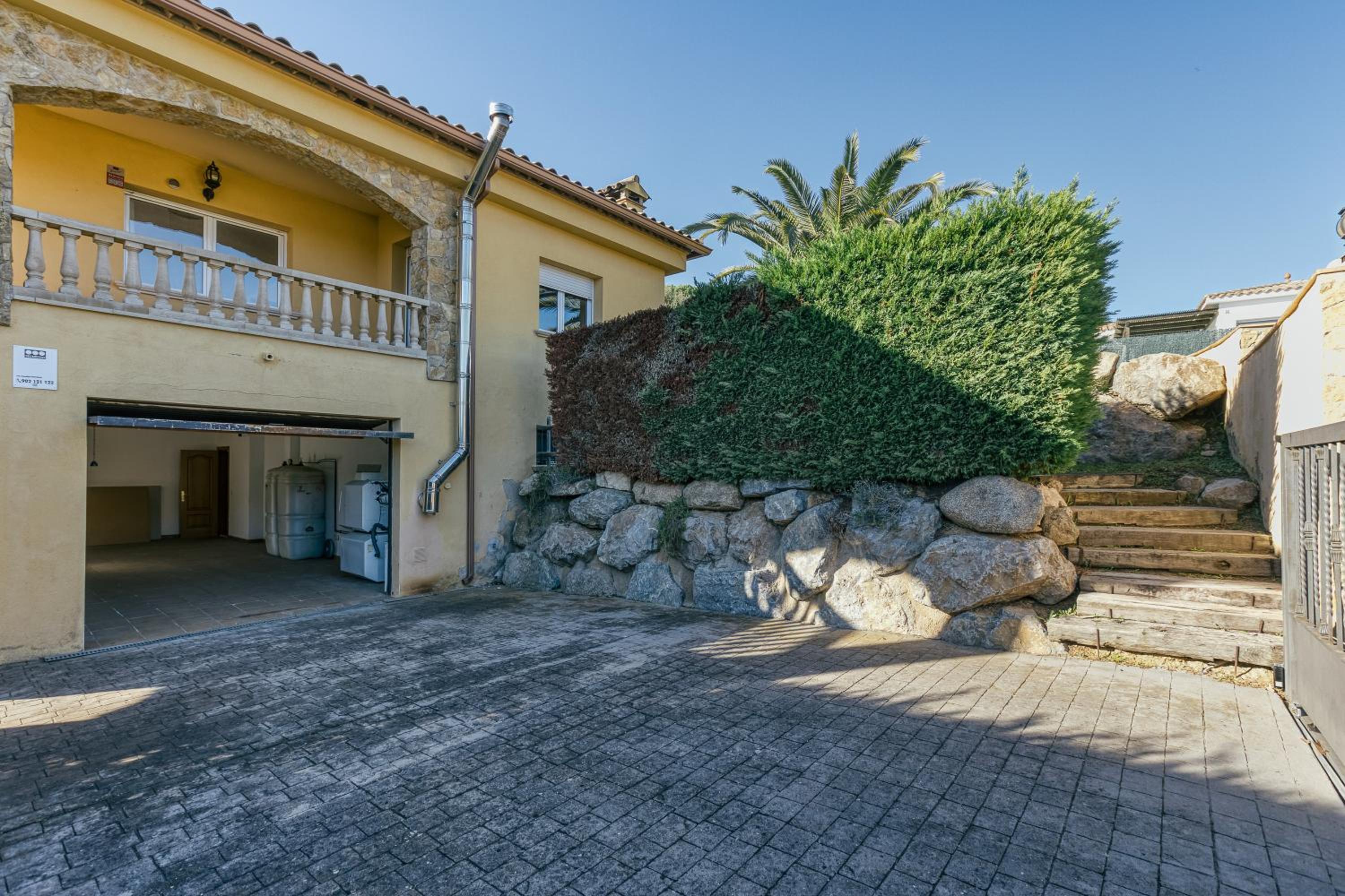 Villa Tiffany w pool and barbecue