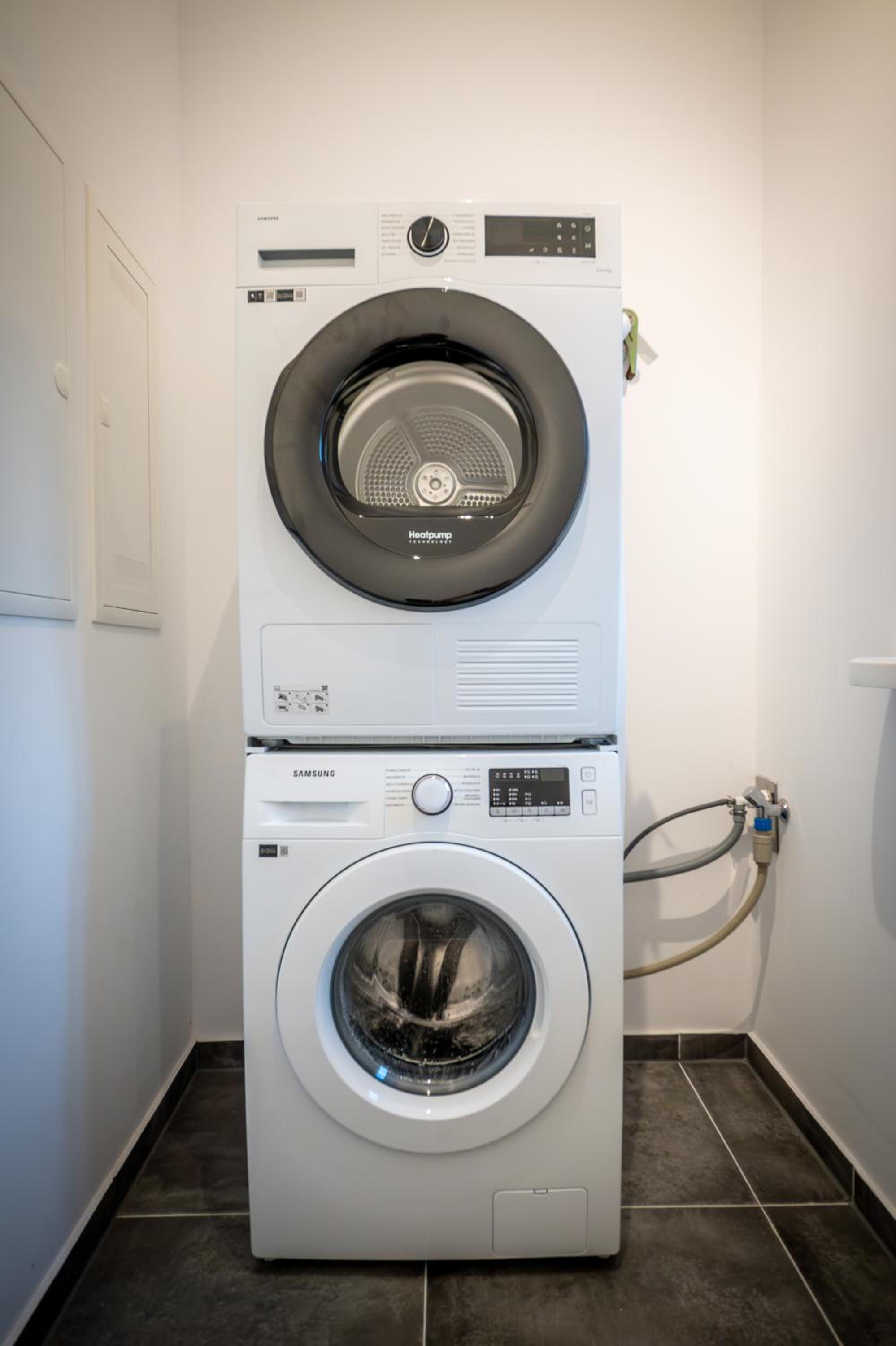 078 Großzügige moderne Wohnung