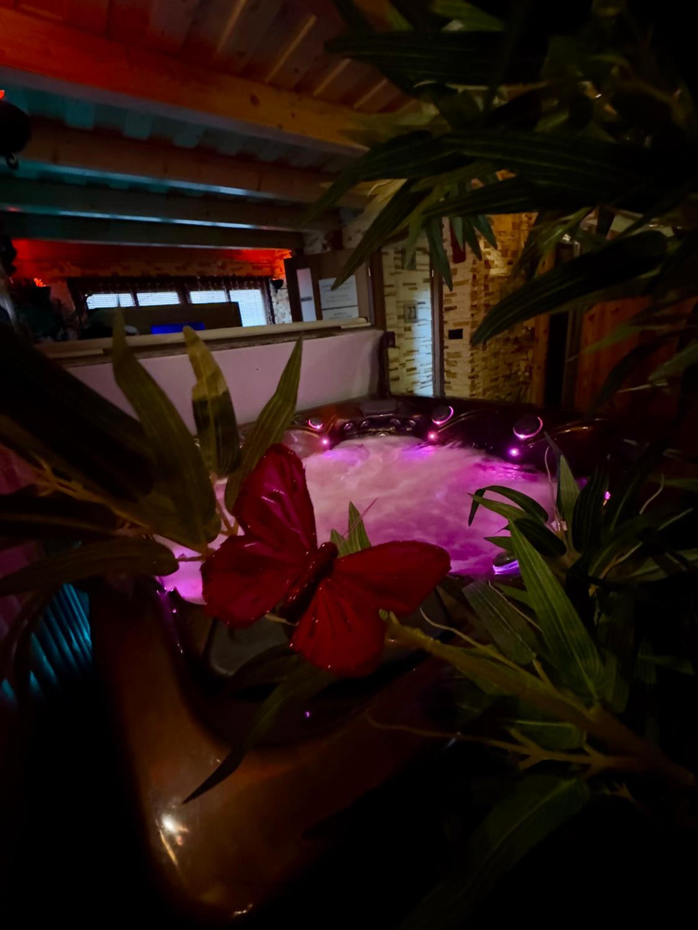 Spa Residence romantic House with jakuzzi