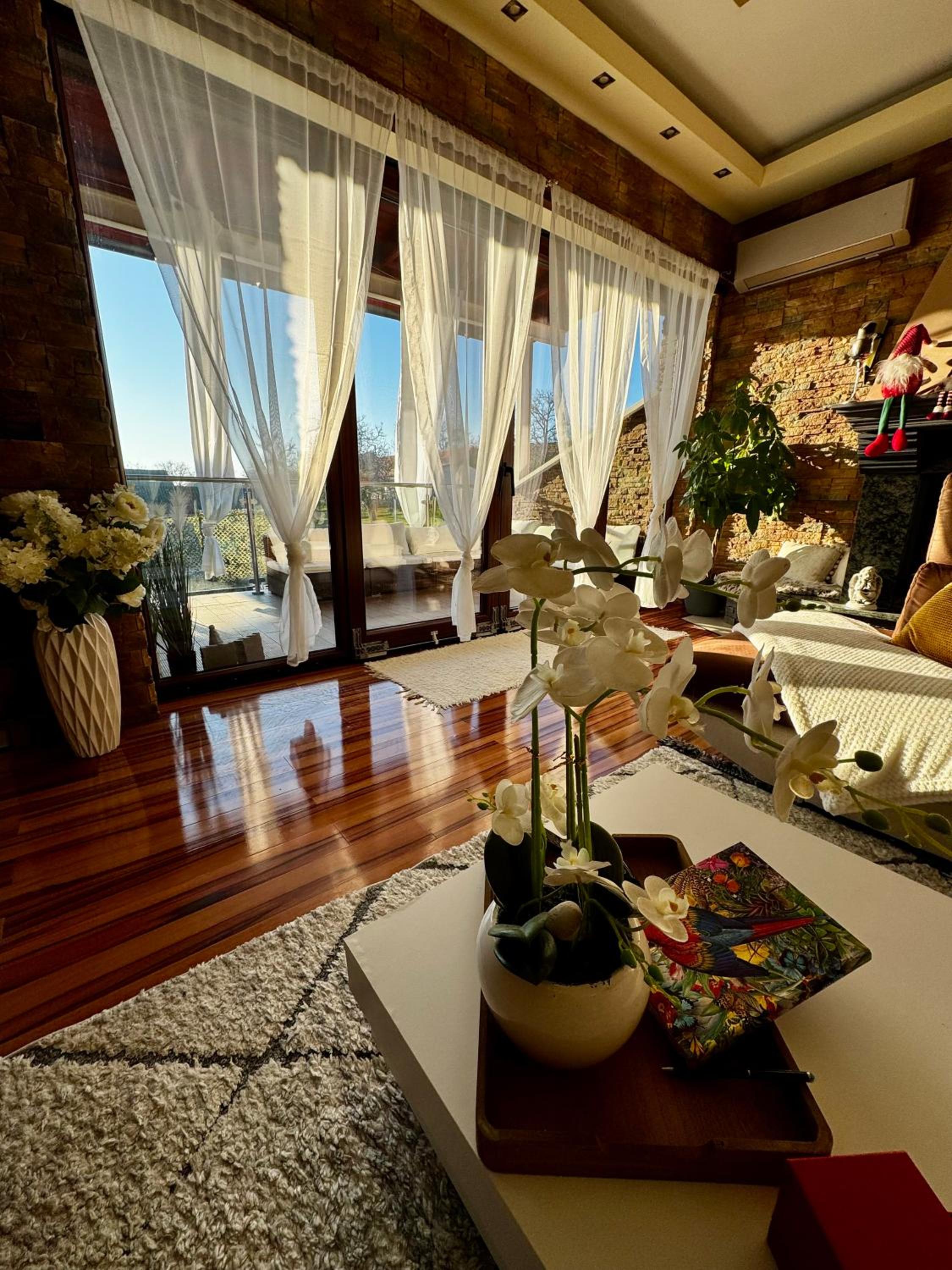 Spa Residence romantic House with jakuzzi