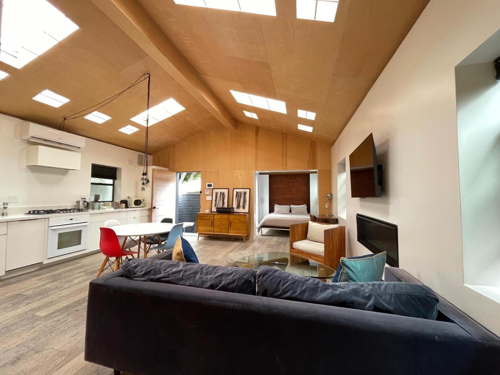 Venice Beach Bungalow at the best location