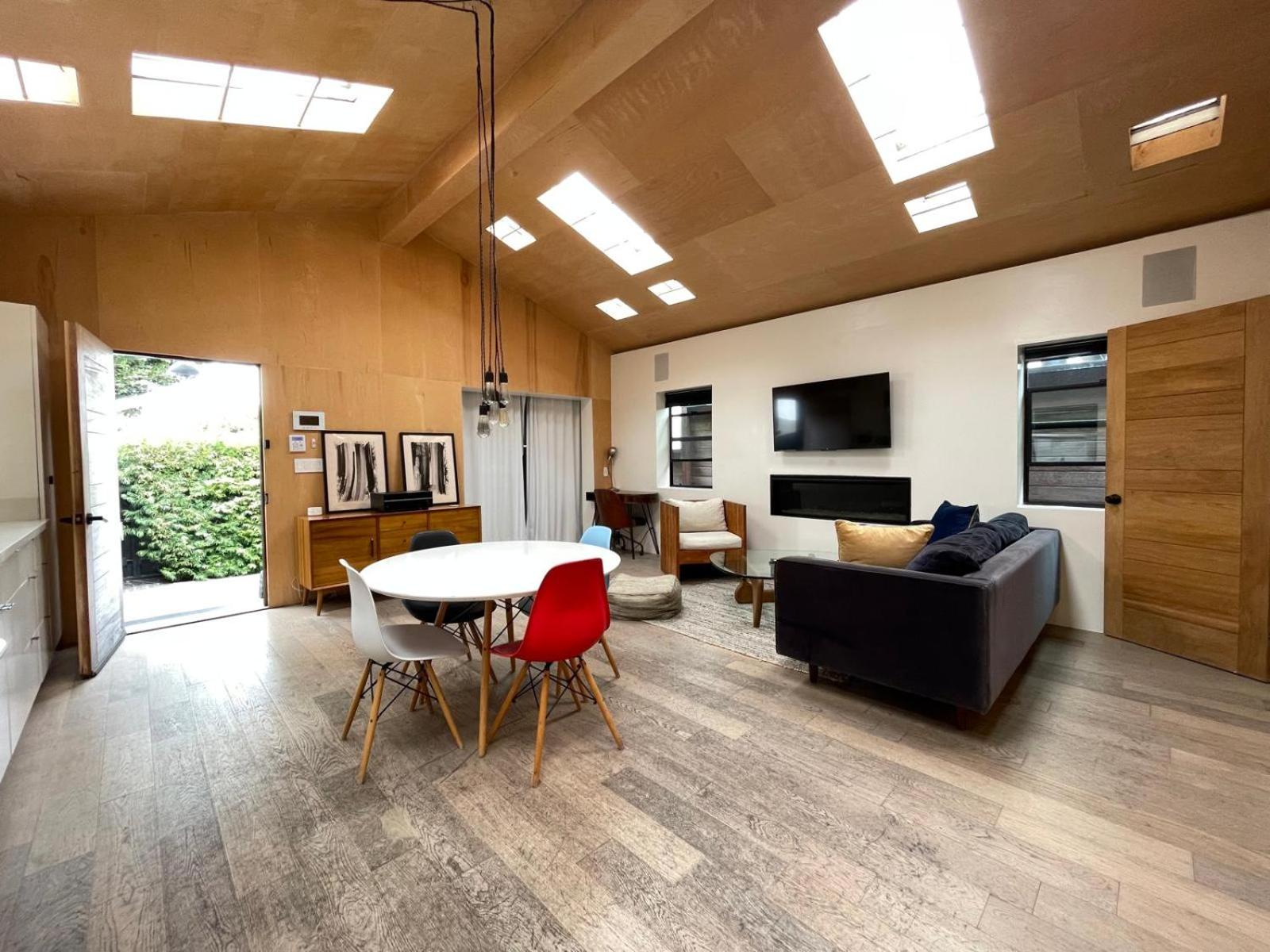 Venice Beach Bungalow at the best location