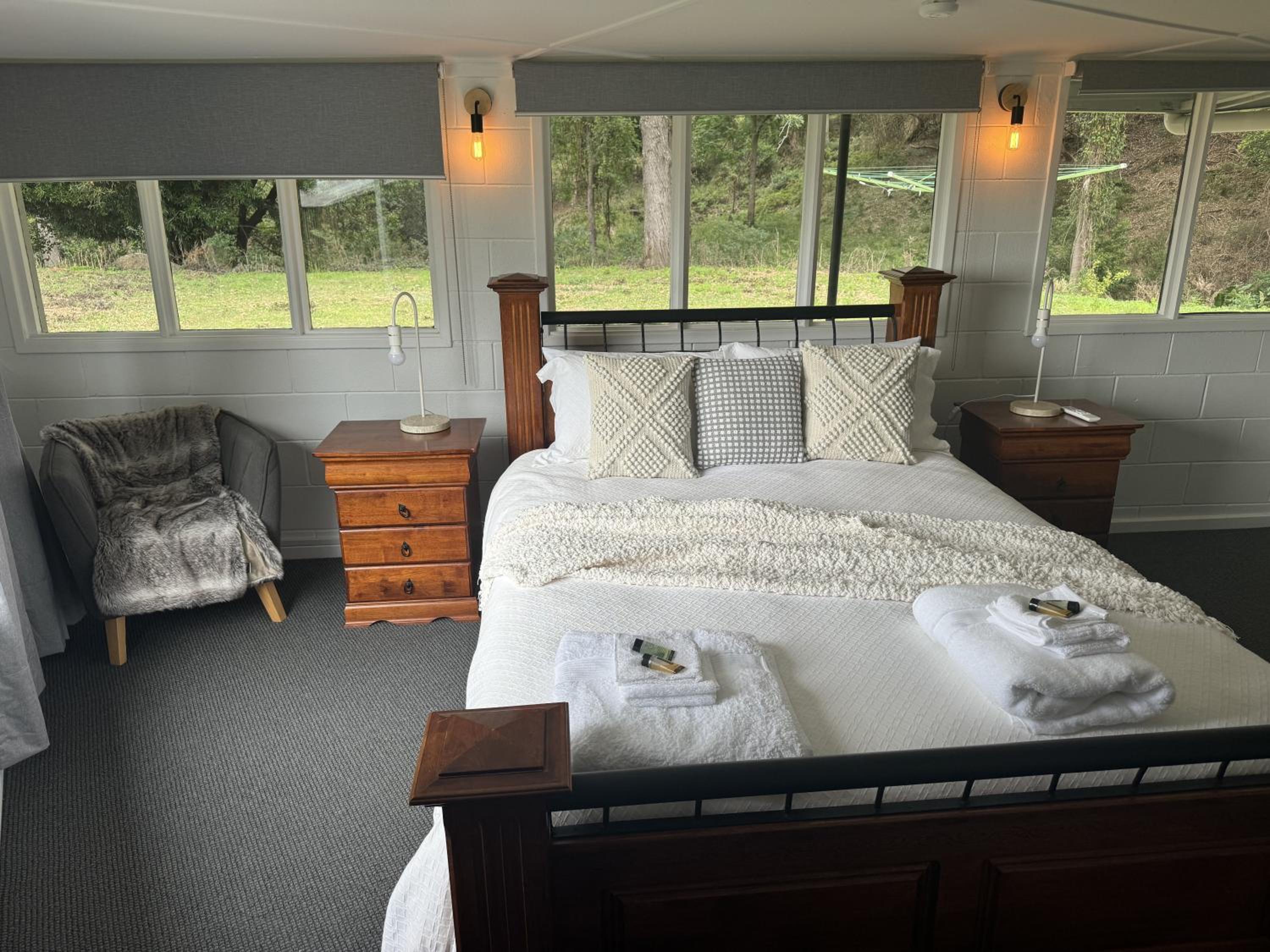 Deer Valley Farm Stay Illawarra sleeps up to 9