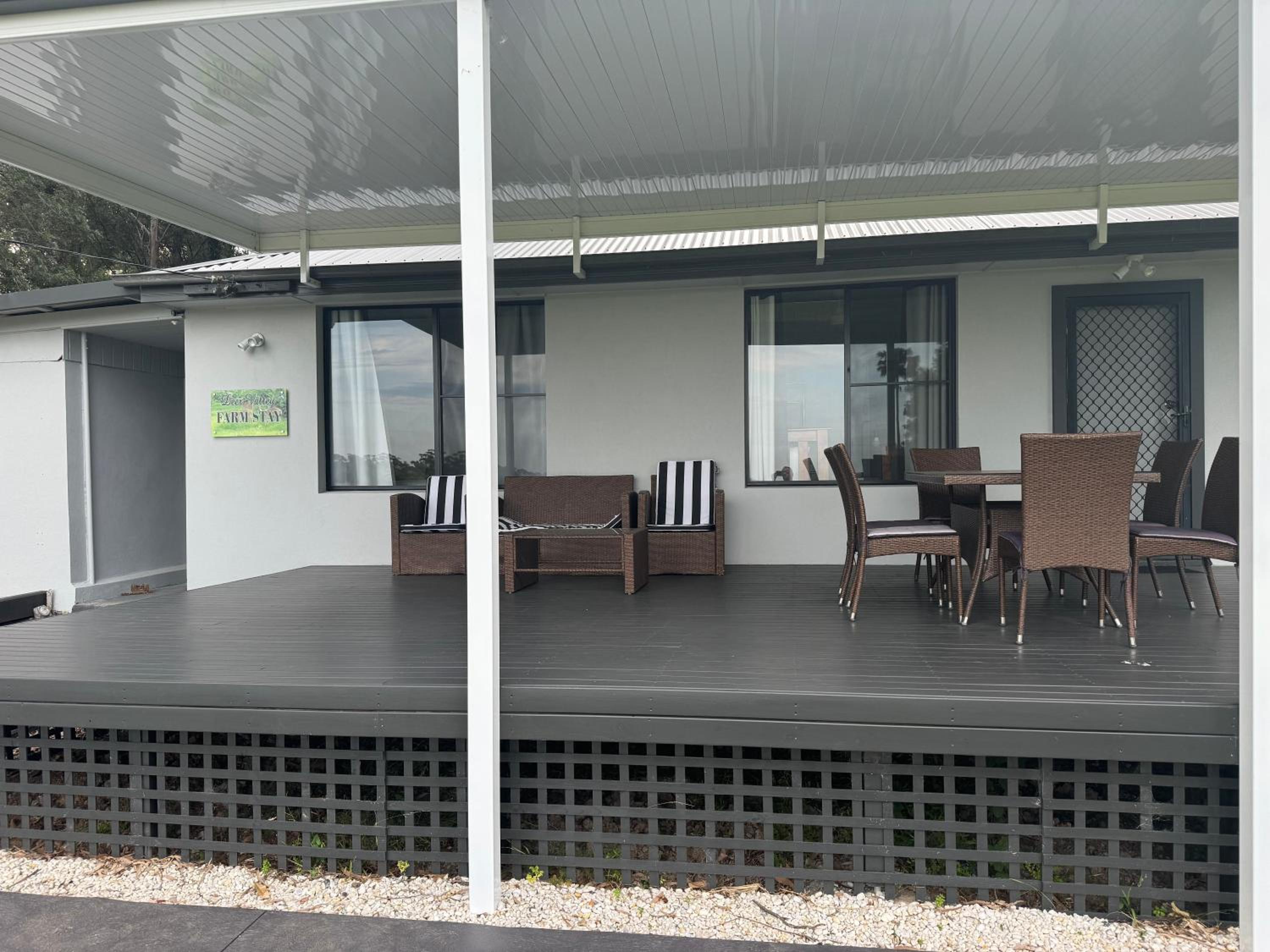 Deer Valley Farm Stay Illawarra sleeps up to 9