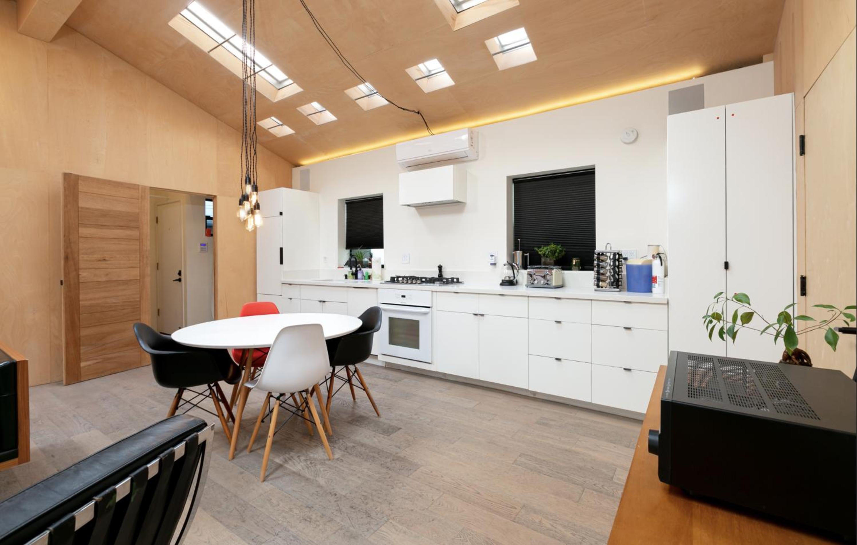 Venice Beach Bungalow at the best location