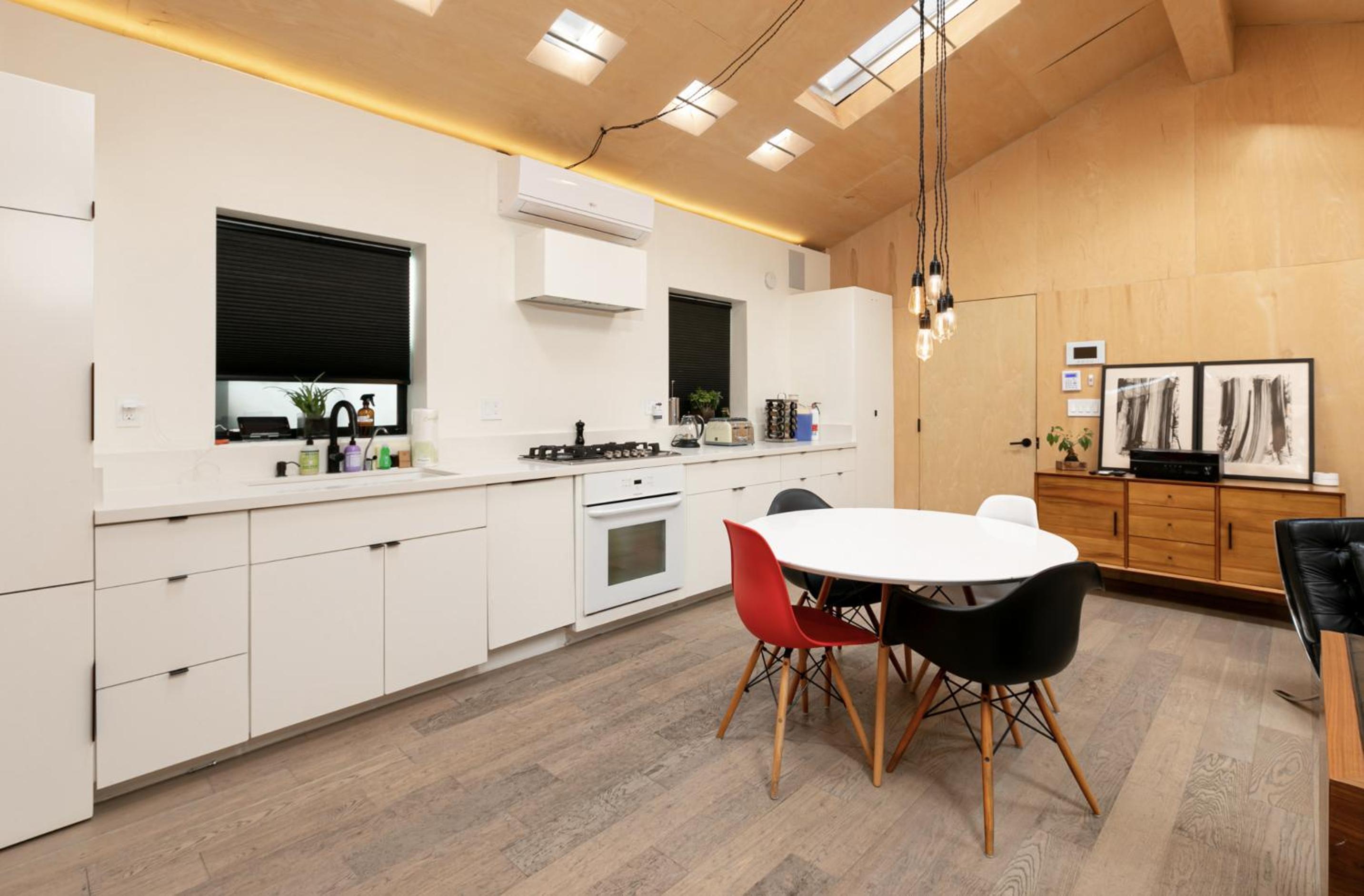 Venice Beach Bungalow at the best location