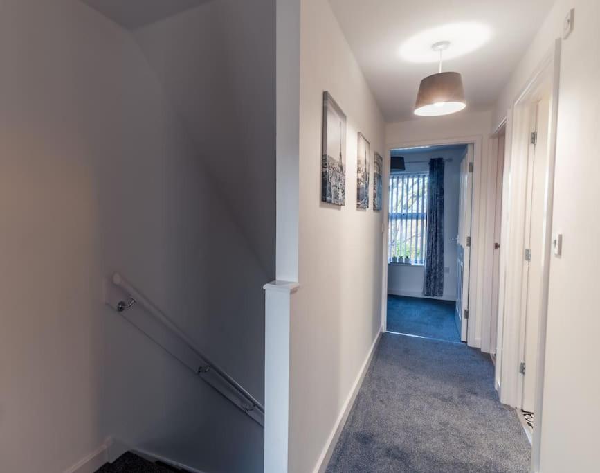 Luxury 3 Bedroom, Central, Perfect for Families, FREE PARKING view 3