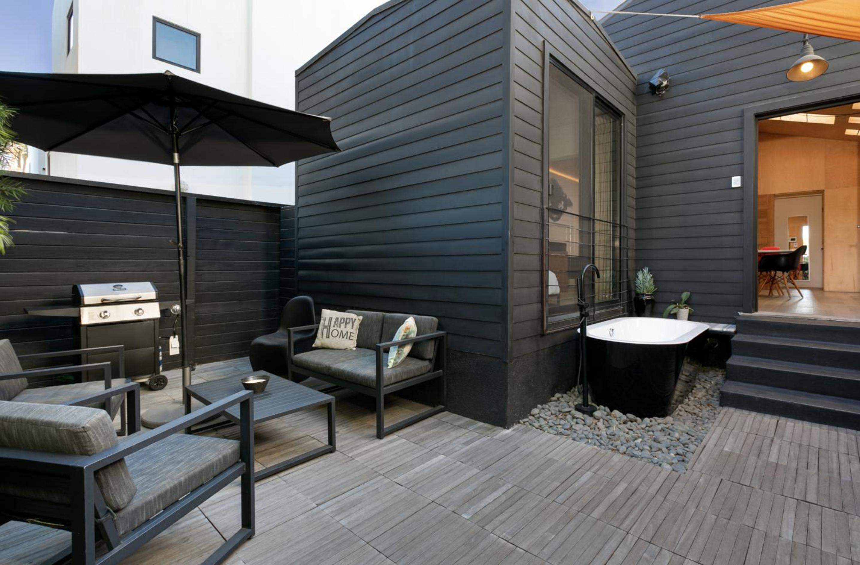 Venice Beach Bungalow at the best location