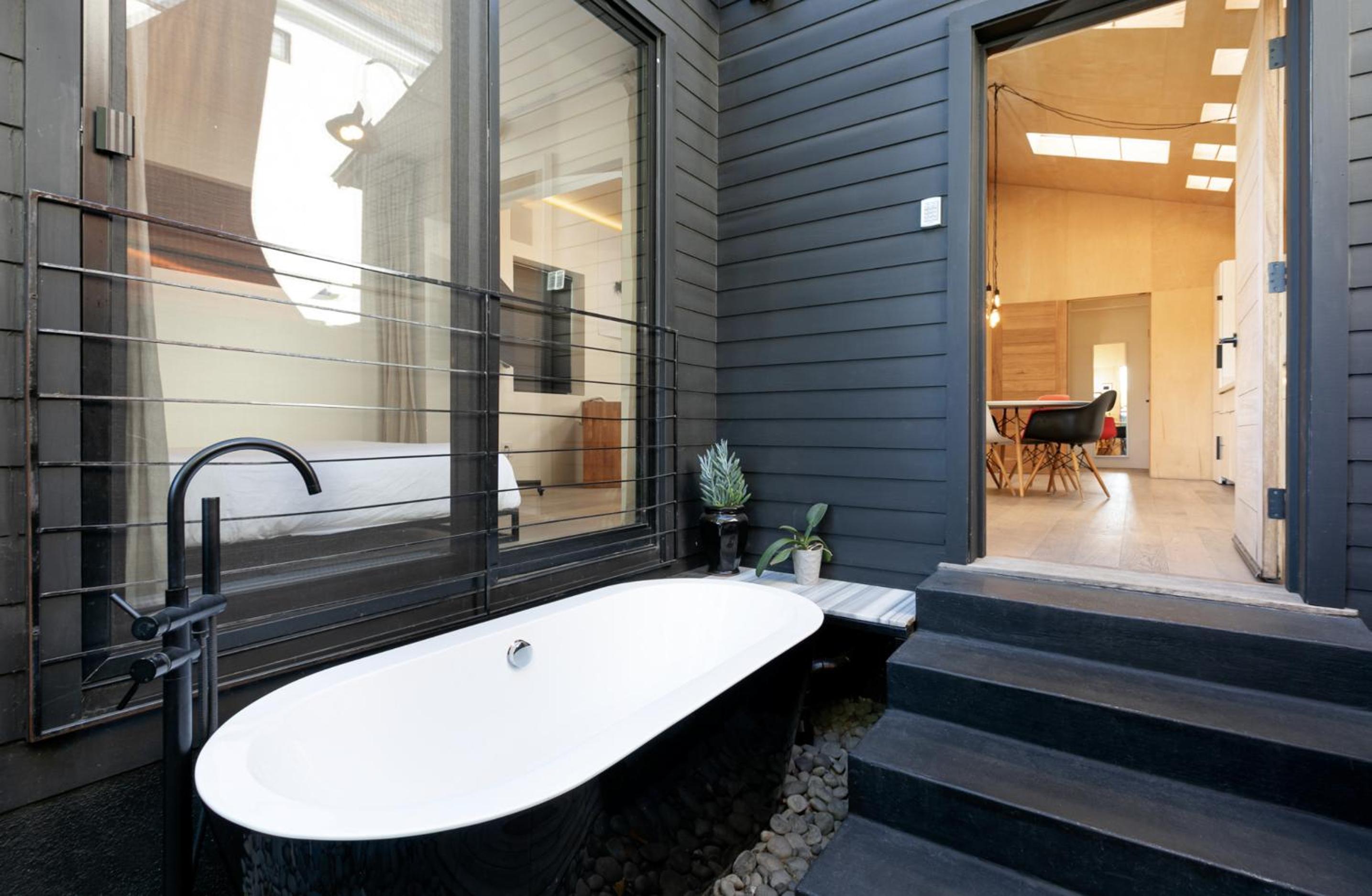Venice Beach Bungalow at the best location