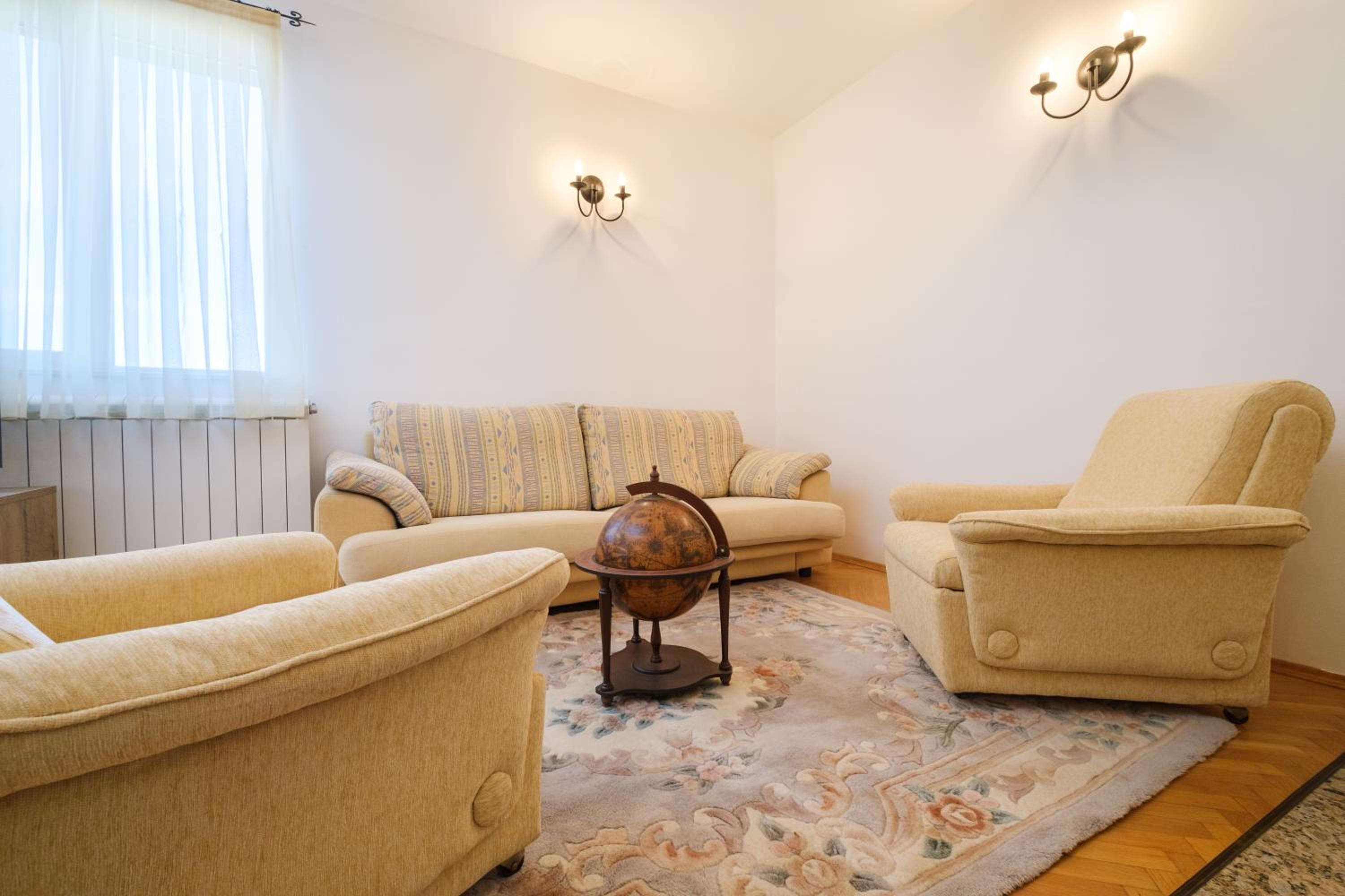 The Hill House Free Parking