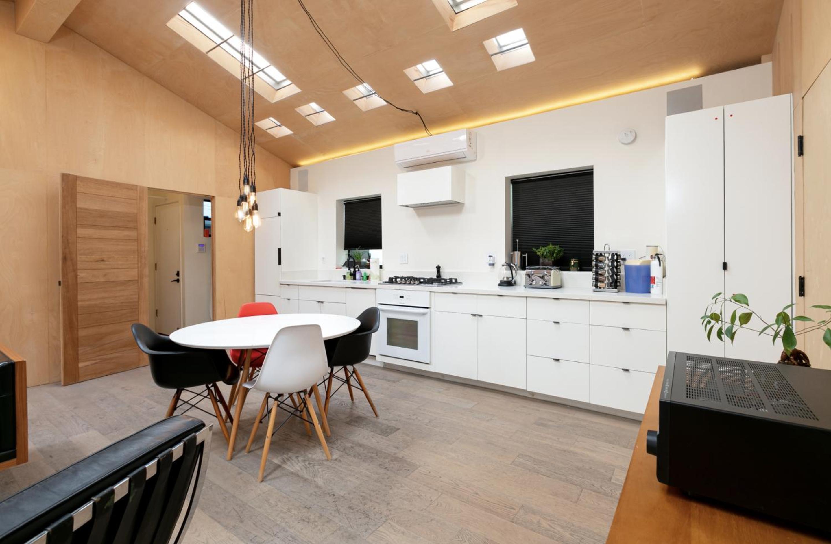 Venice Beach Bungalow at the best location