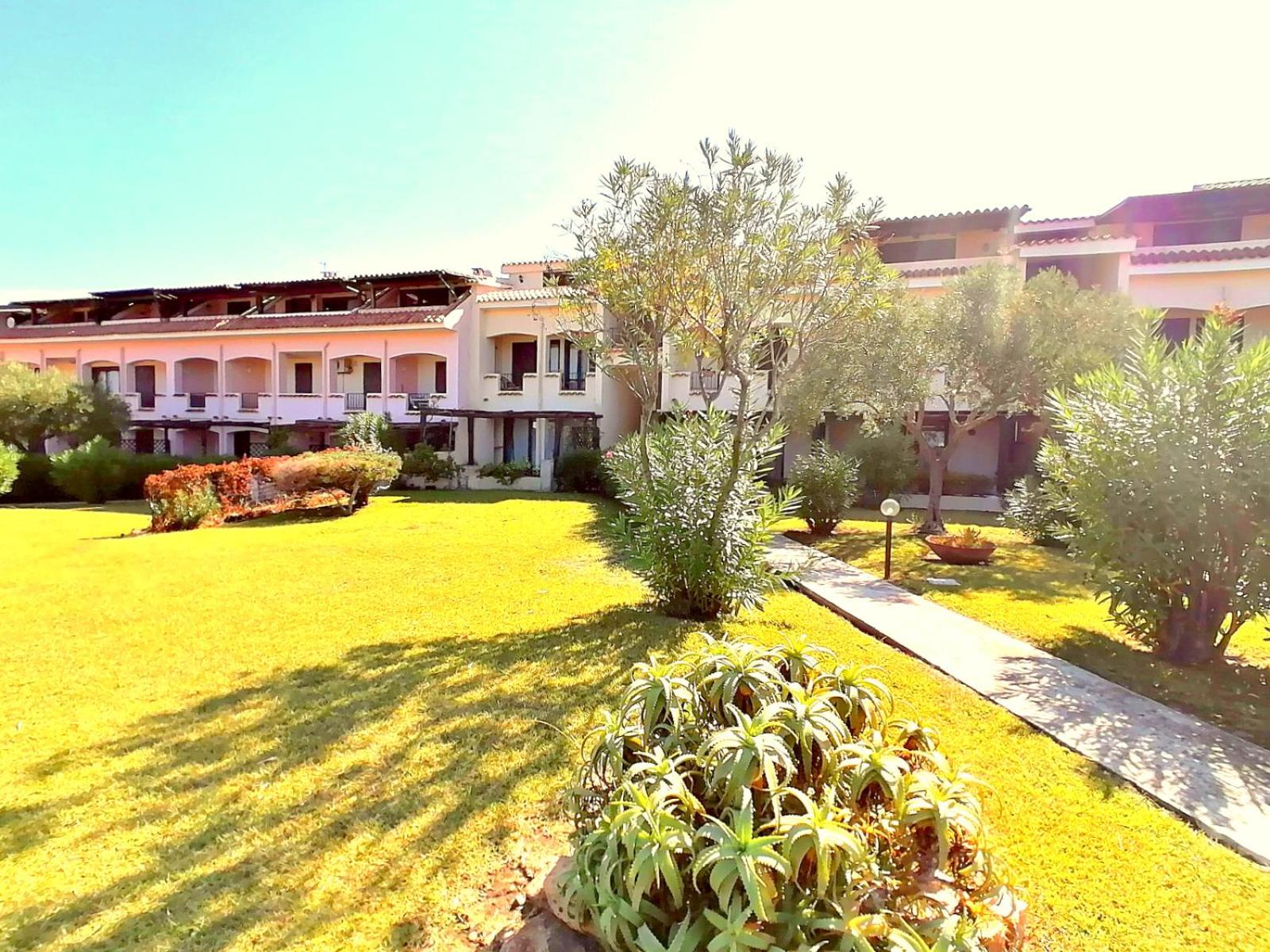 Sea View Two Bedroom CB and G with Pool 200m from the Beach