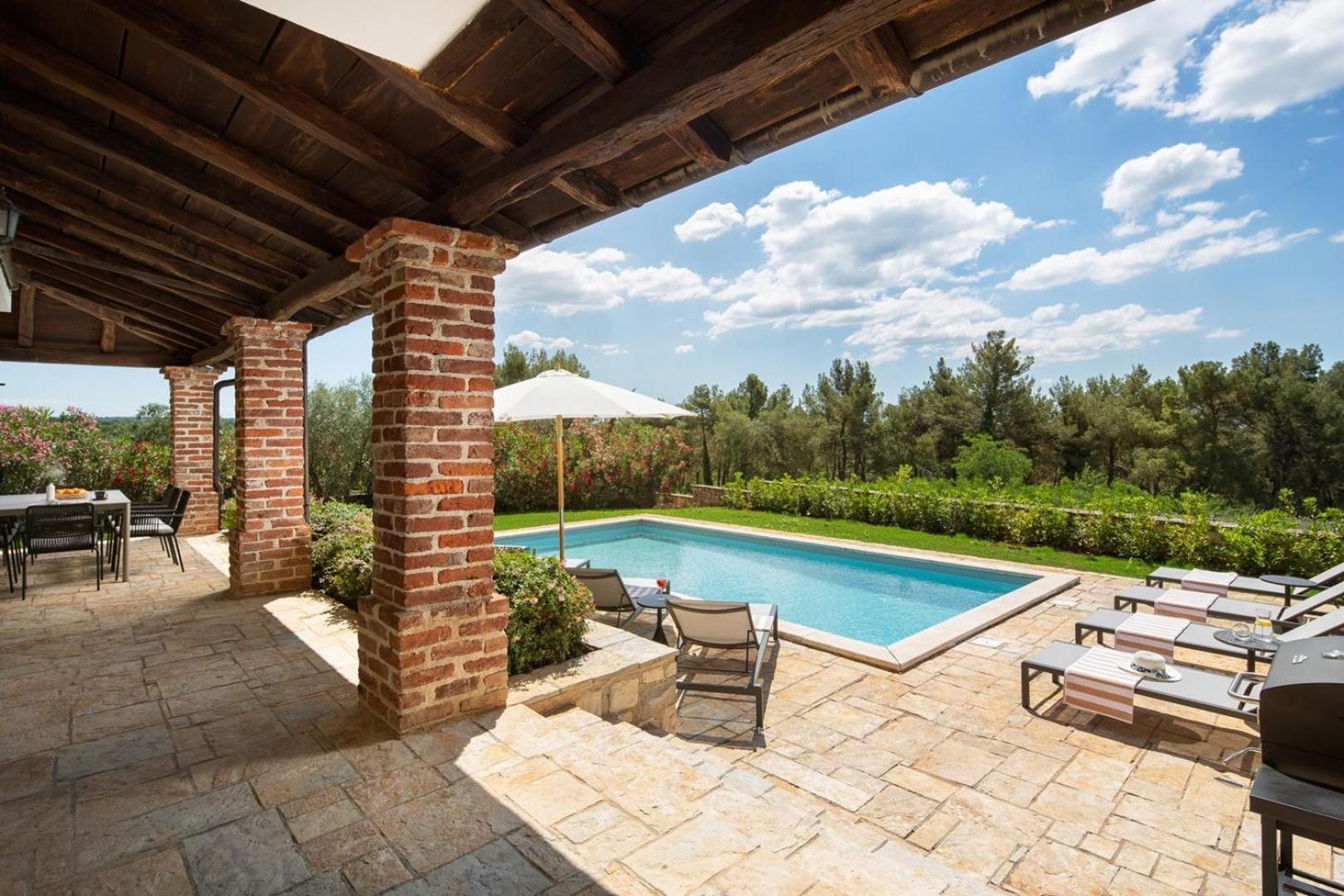 Rustic Villa Rorripa & Reichardia with a pool view 5