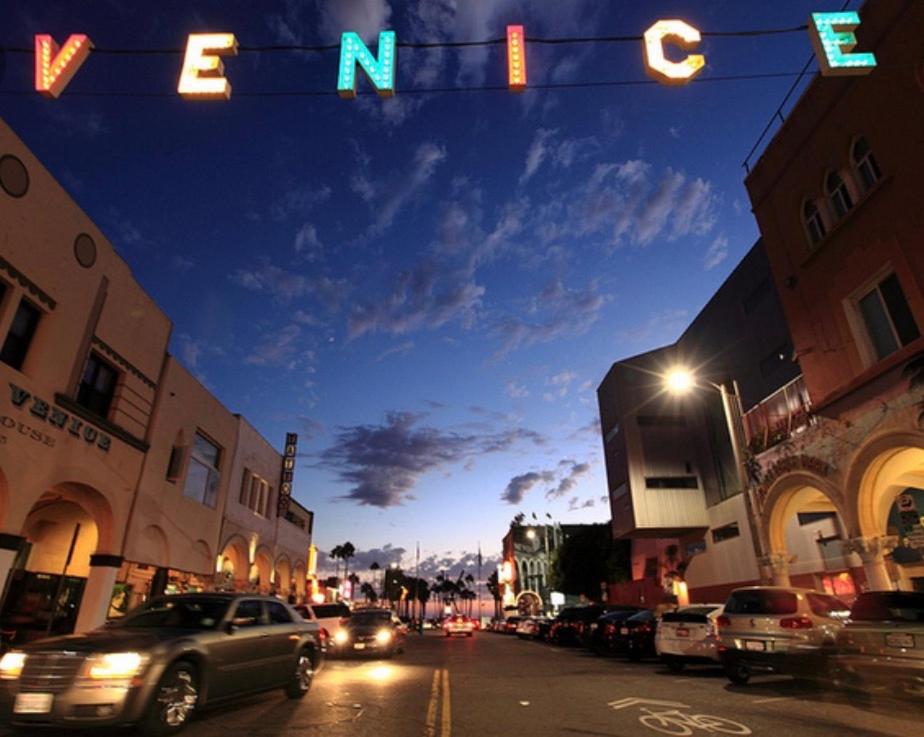 Venice Beach Bungalow at the best location