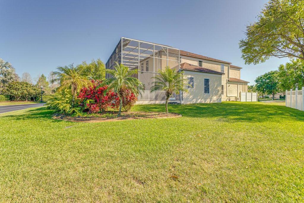 Spacious 7 Bedroom Home Close To Disney