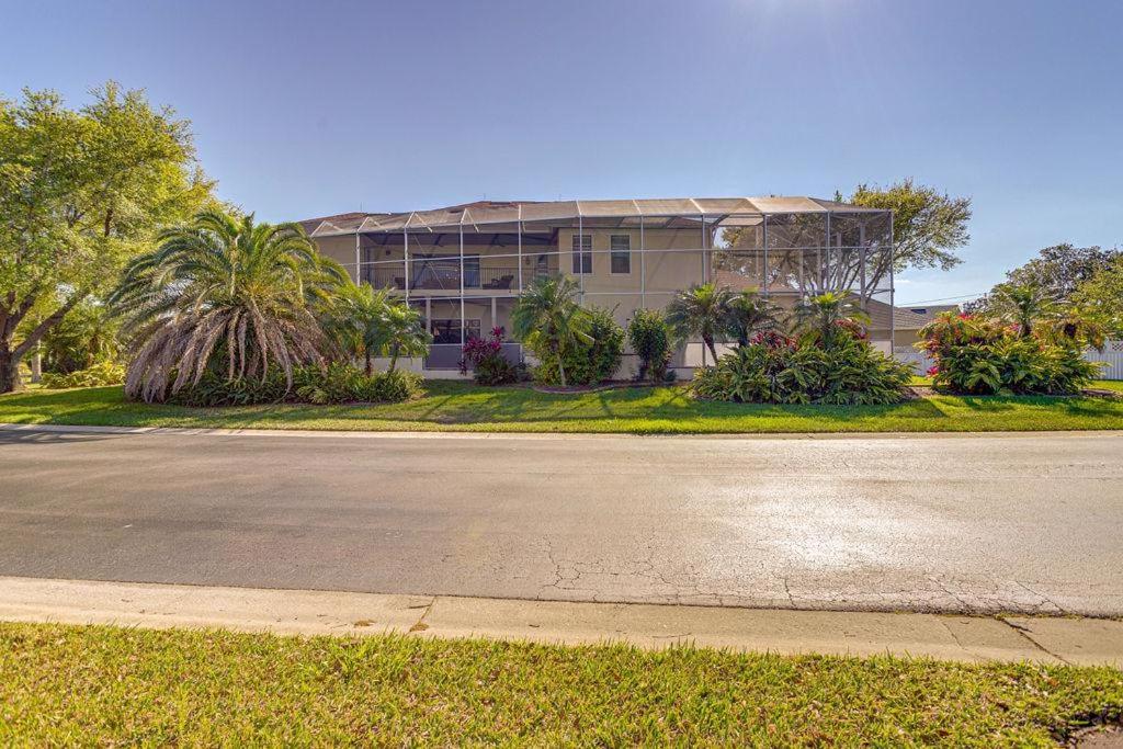 Spacious 7 Bedroom Home Close To Disney