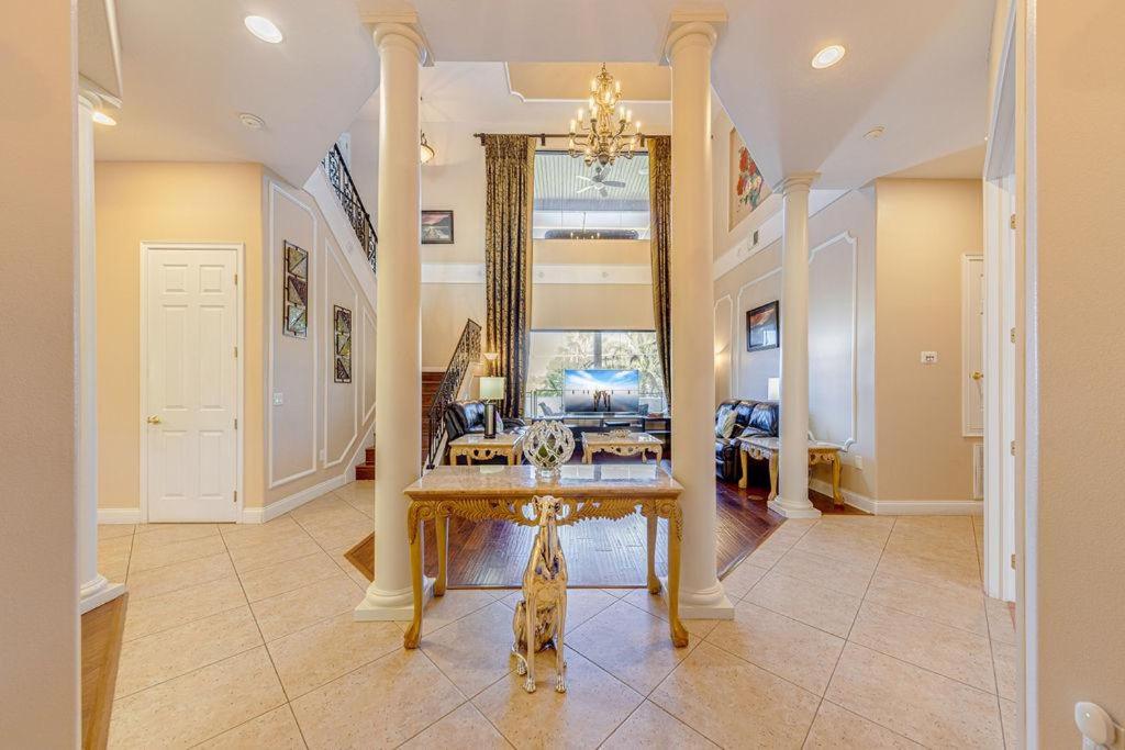 Spacious 7 Bedroom Home Close To Disney