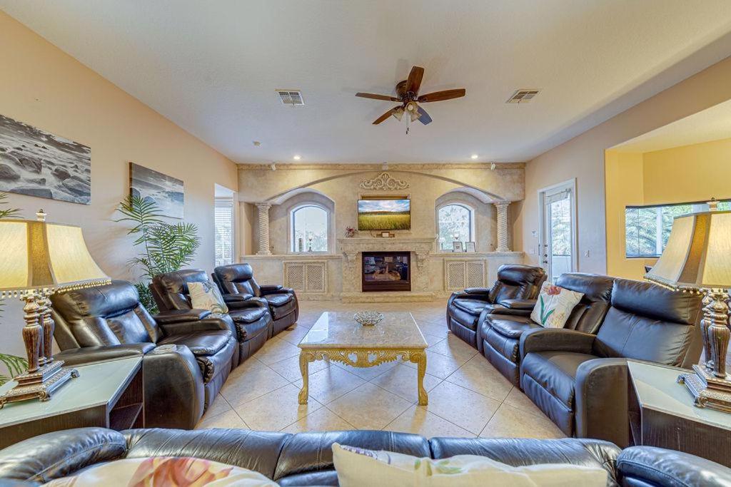 Spacious 7 Bedroom Home Close To Disney