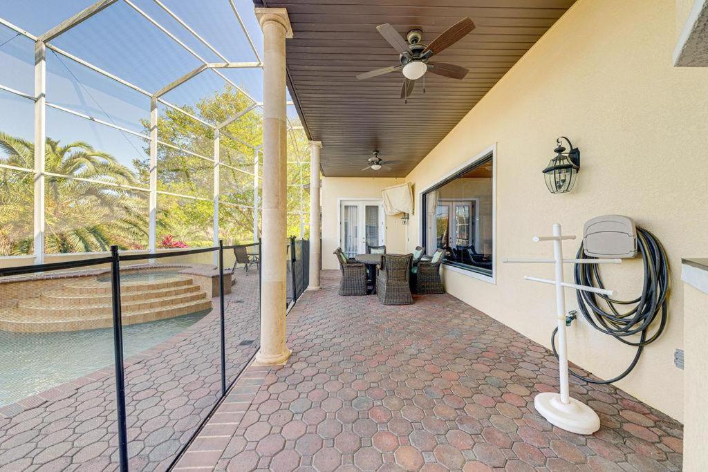 Spacious 7 Bedroom Home Close To Disney