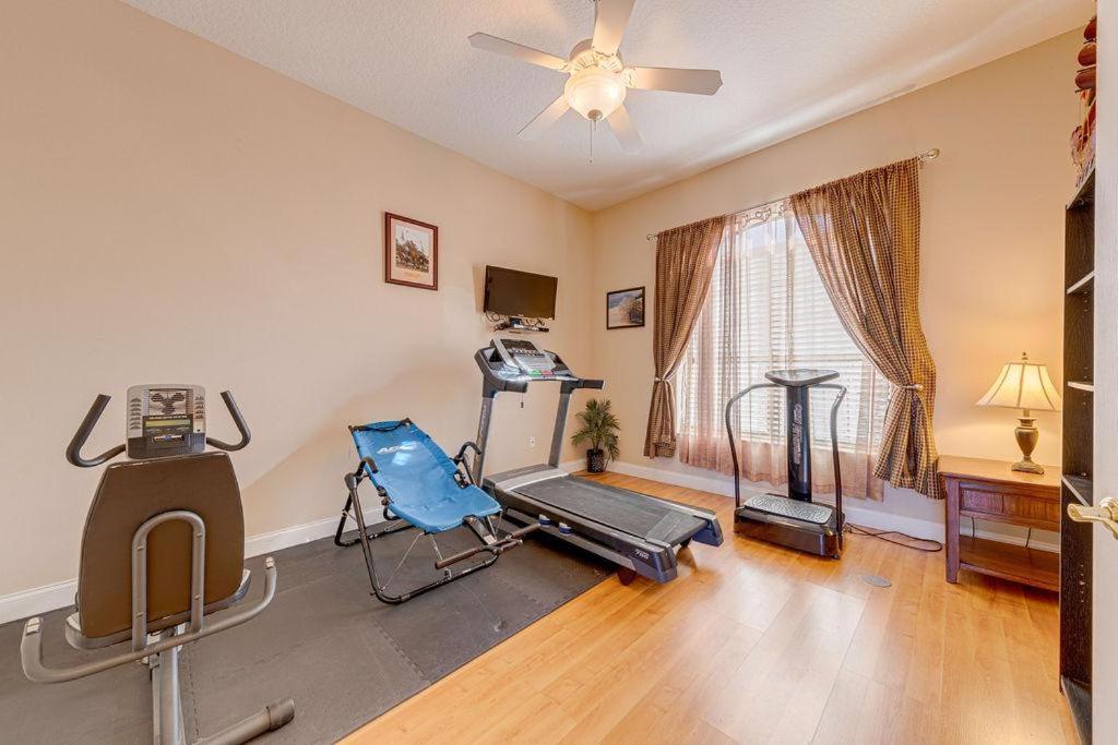 Spacious 7 Bedroom Home Close To Disney