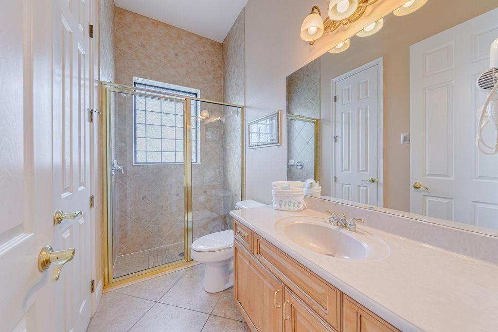 Spacious 7 Bedroom Home Close To Disney