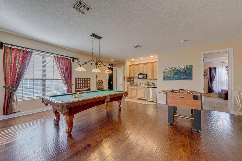 Spacious 7 Bedroom Home Close To Disney