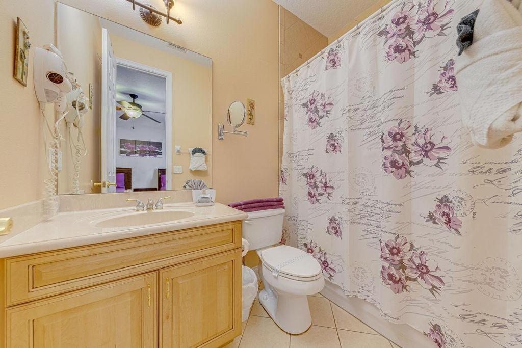 Spacious 7 Bedroom Home Close To Disney