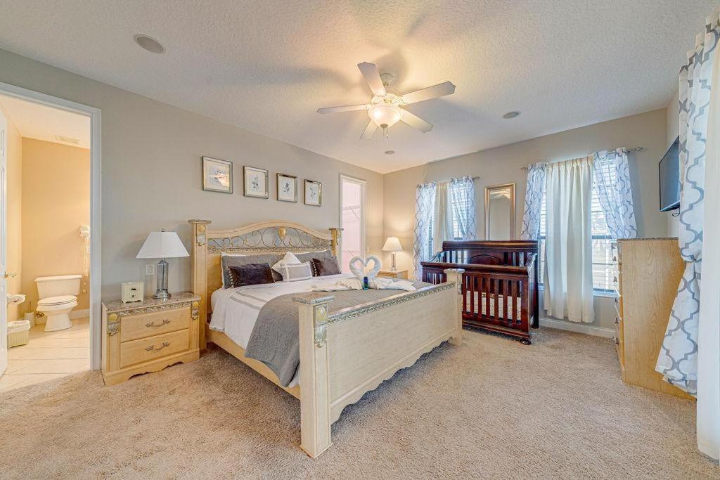 Spacious 7 Bedroom Home Close To Disney