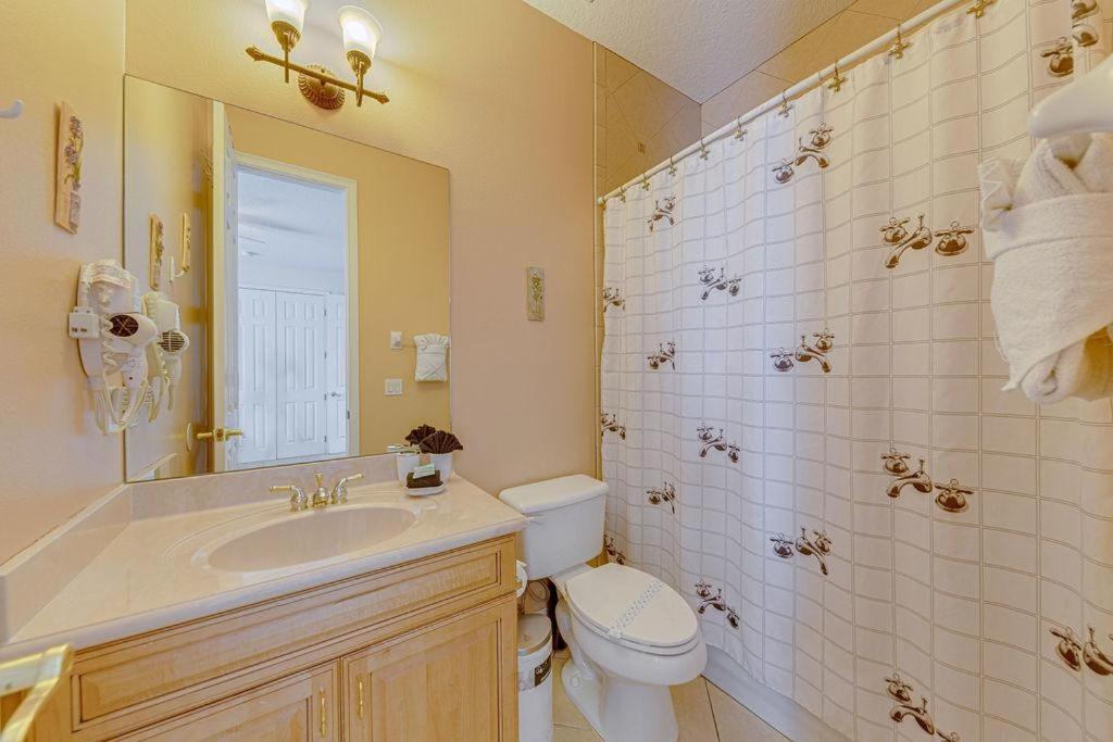 Spacious 7 Bedroom Home Close To Disney