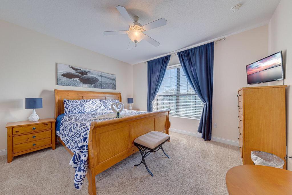 Spacious 7 Bedroom Home Close To Disney