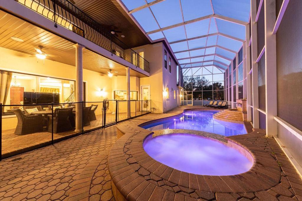 Spacious 7 Bedroom Home Close To Disney