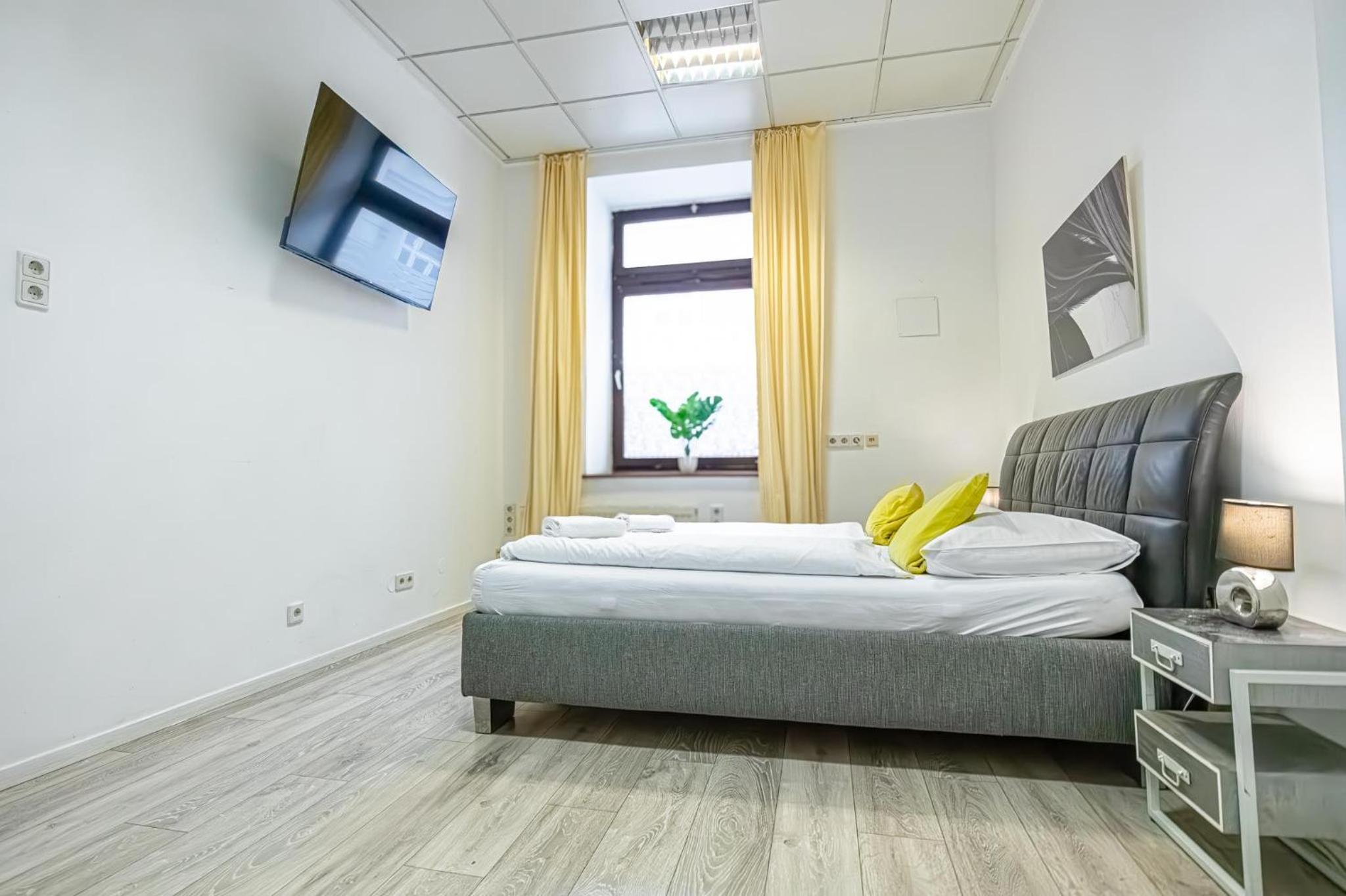 Bright 1BR Apt, Prime Vienna Location & WIFI