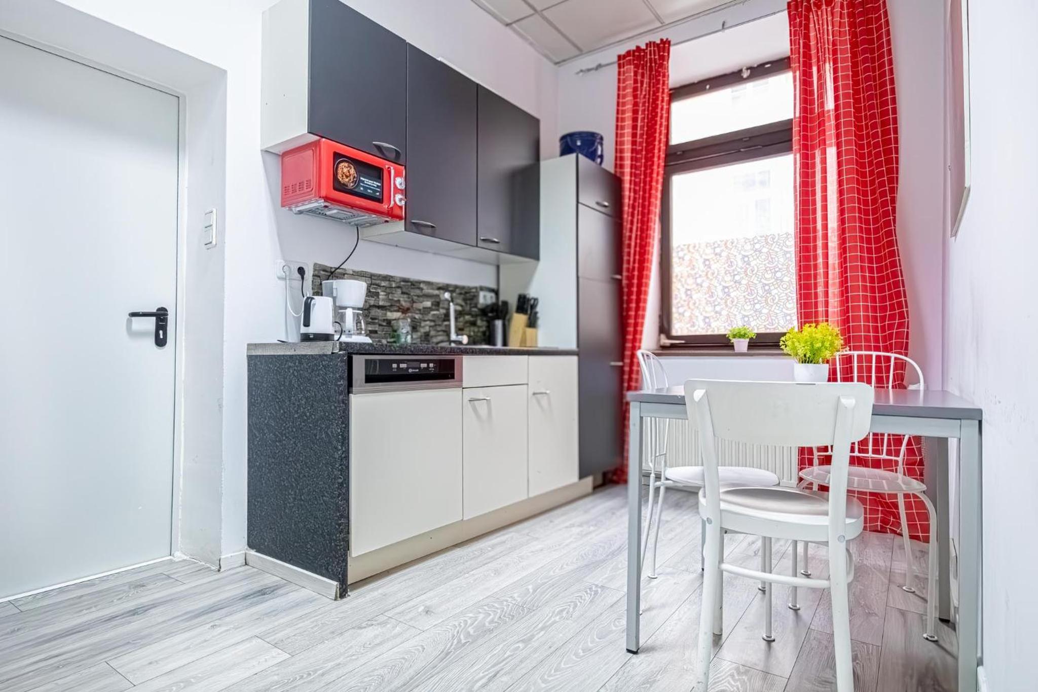 Bright 1BR Apt, Prime Vienna Location & WIFI