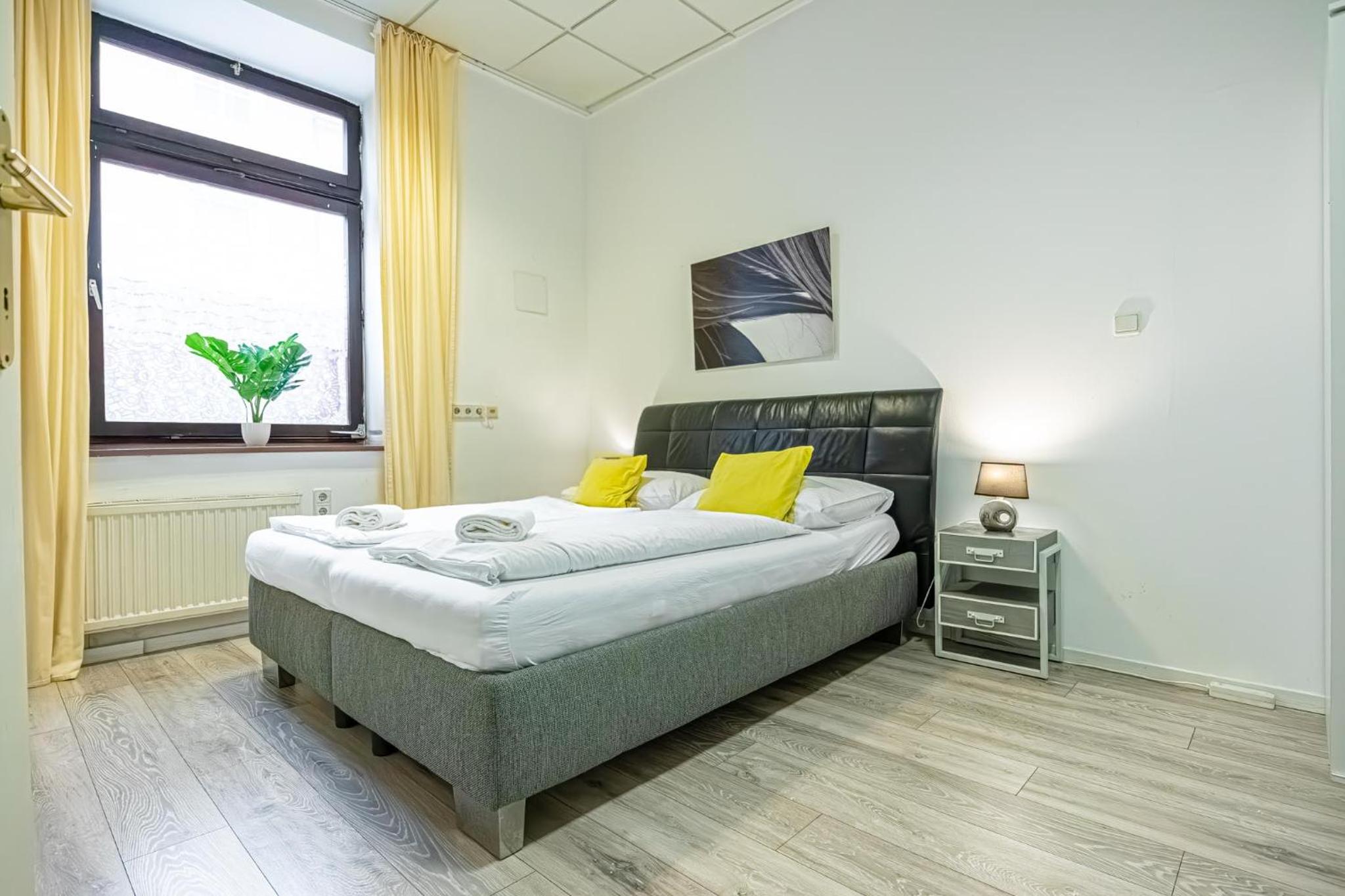 Bright 1BR Apt, Prime Vienna Location & WIFI