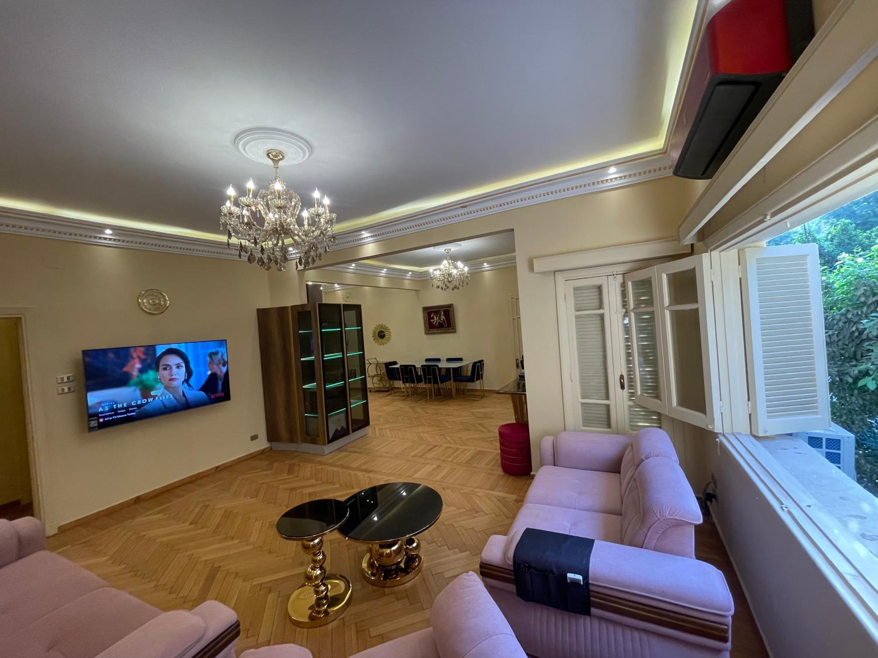 Luxury 5-Star Stay in Cairo Downtown Garden City - Steps from the Nile & All Top Attractions