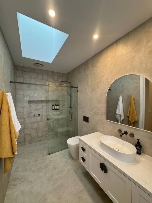 Rosewood Retreat New luxury Home