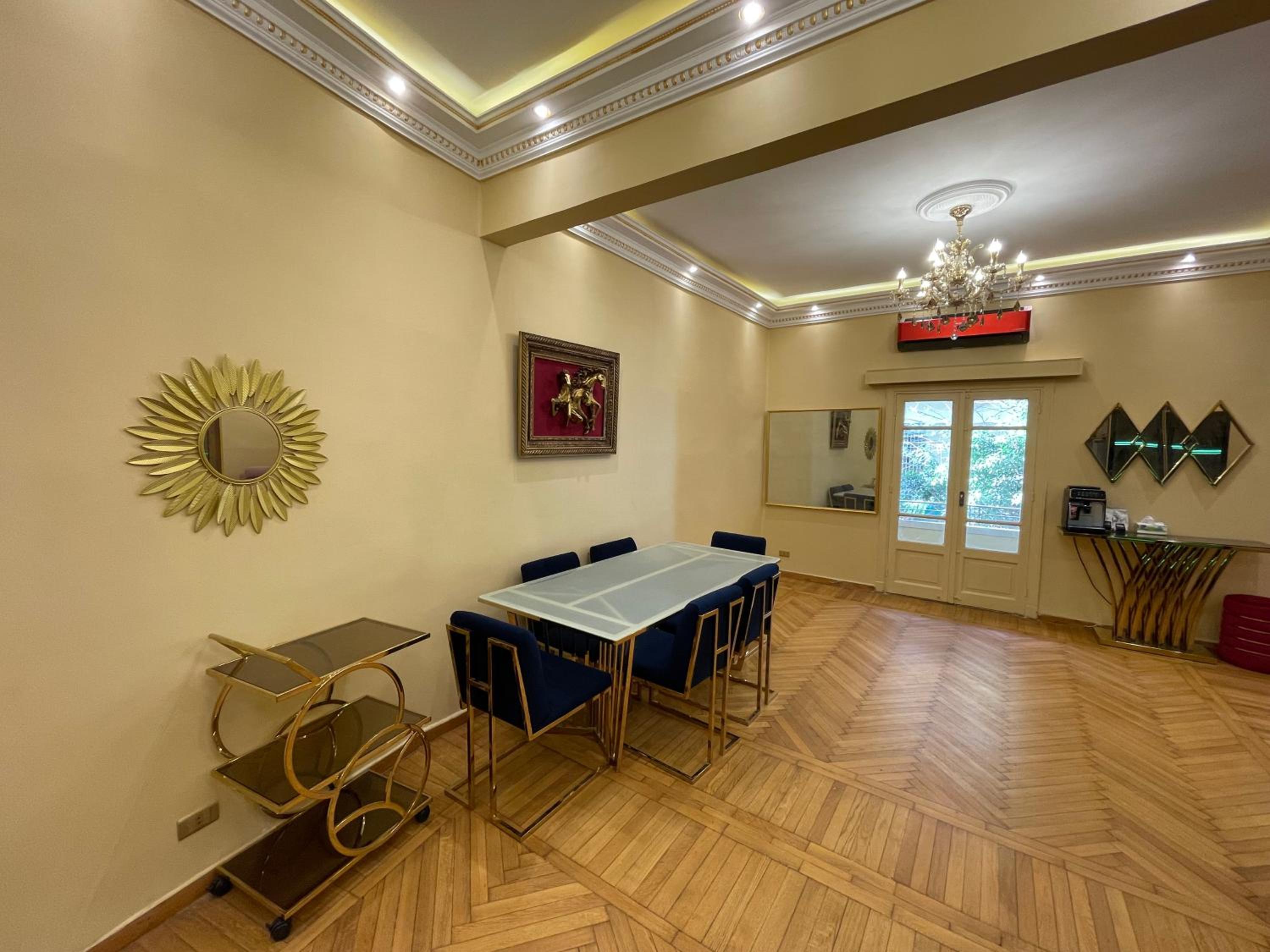 Luxury 5-Star Stay in Cairo Downtown Garden City - Steps from the Nile & All Top Attractions