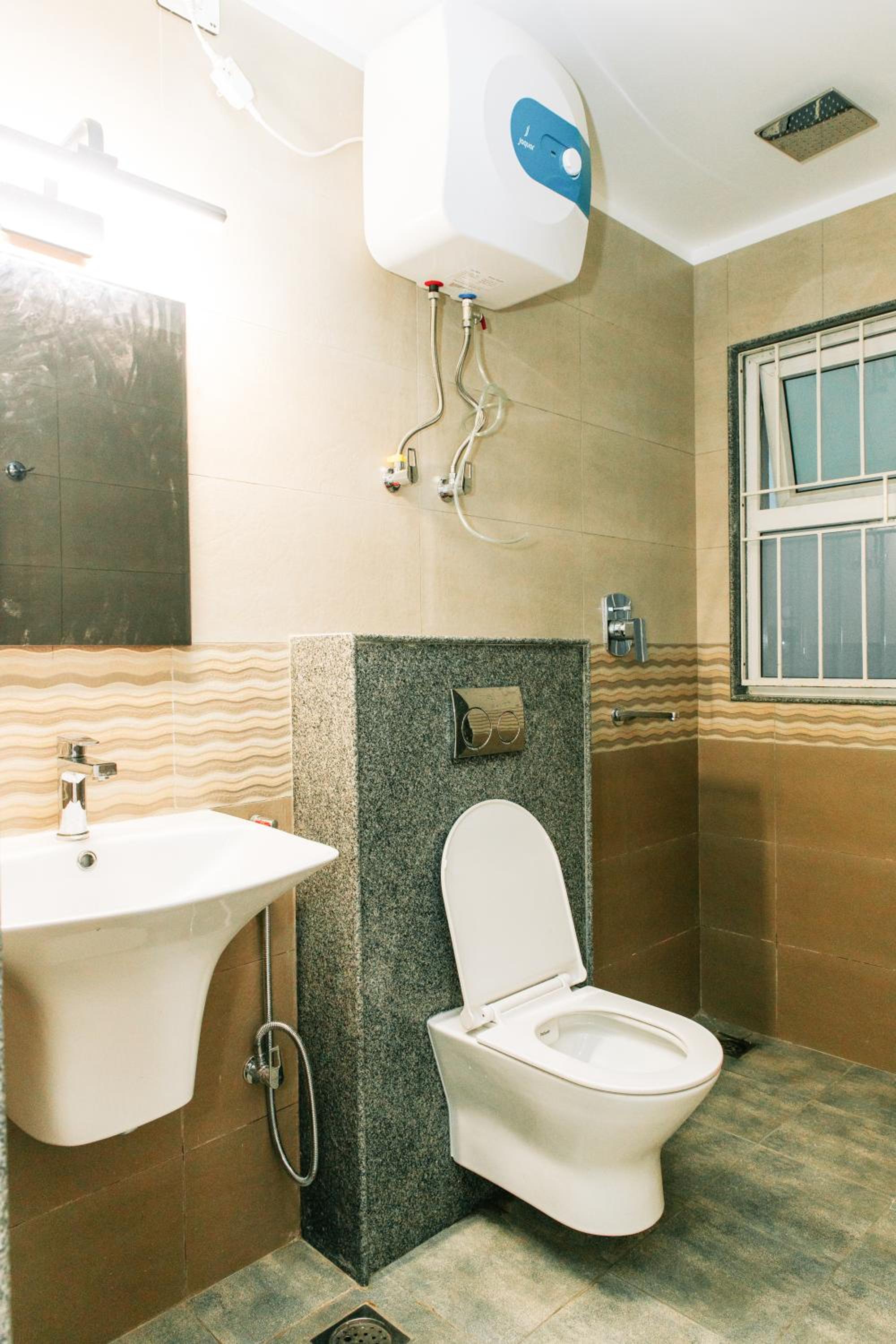 2BHK Serviced Apartment at heart of city view 3