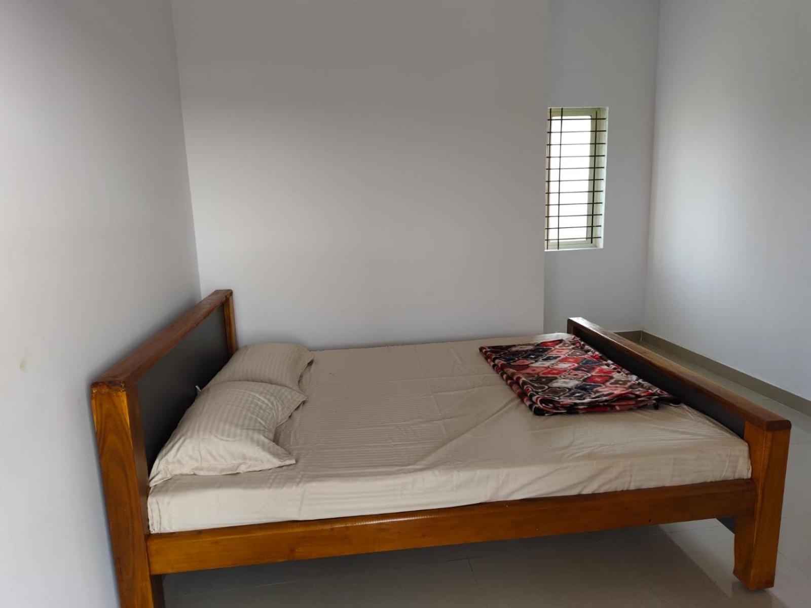 SJ boarding and lodging with bar attached view 4