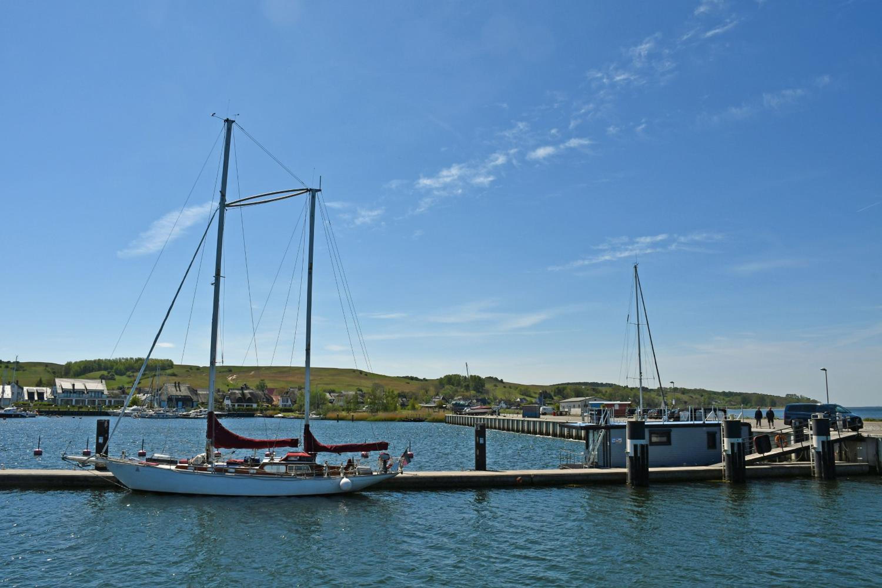 Ferienwohnungen unterm Reetdach m Terras o Balk u Sauna