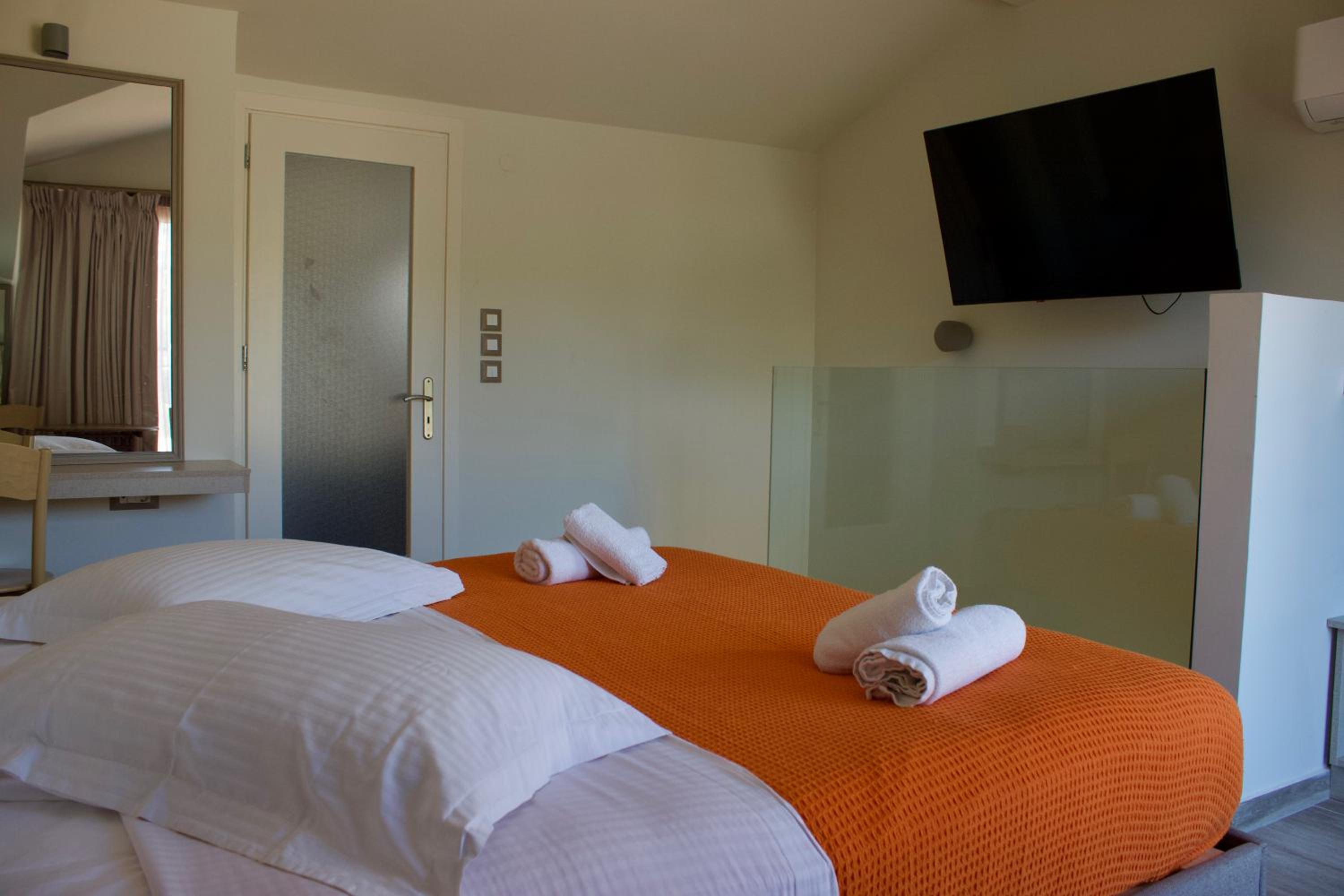 Makris Yialos Apartments