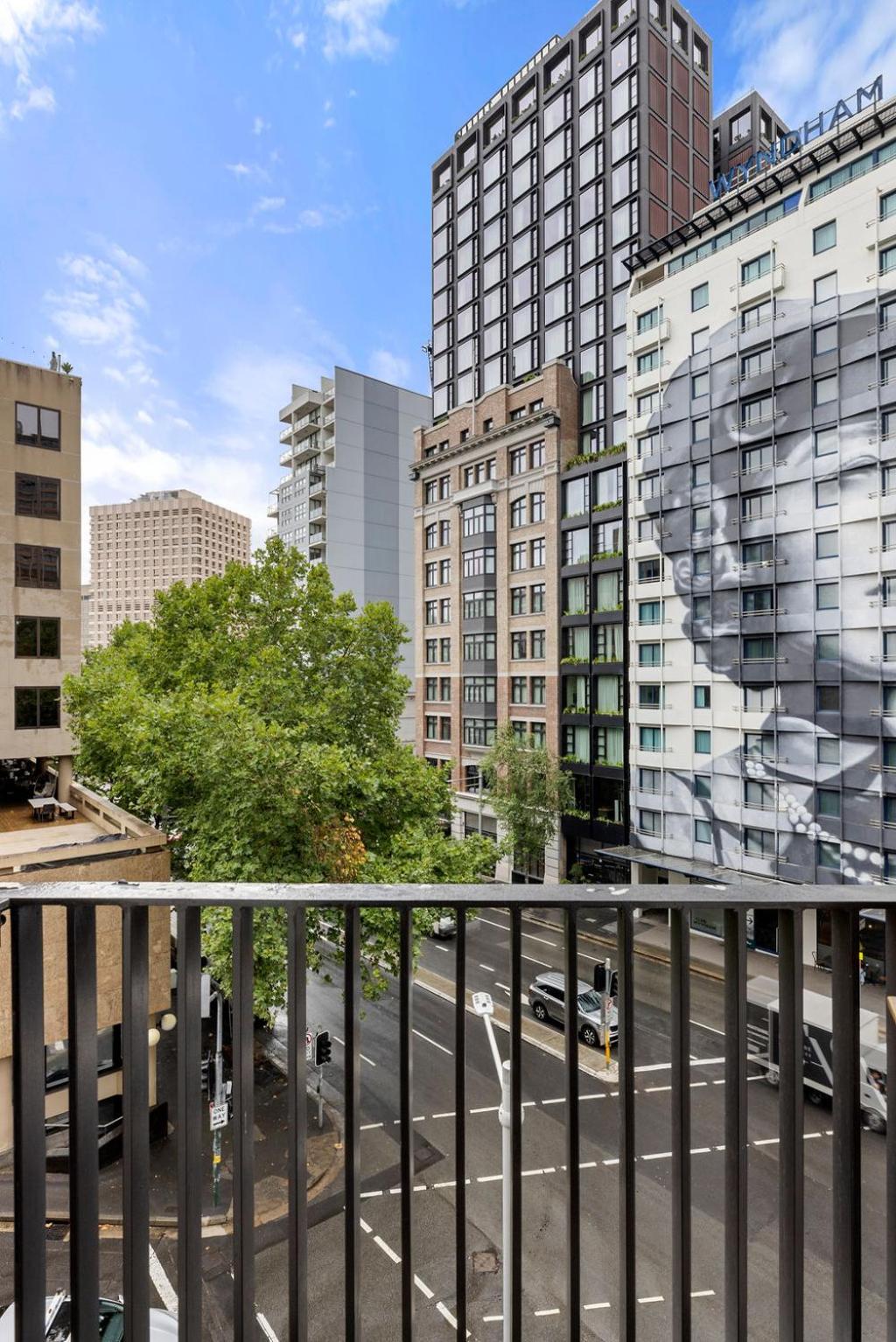 Chic 2-Bedroom in Surry Hills