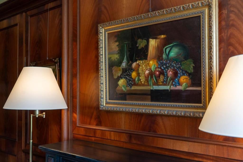 Lakefront 1800s Villa Private Dock, Art Luxury view 3